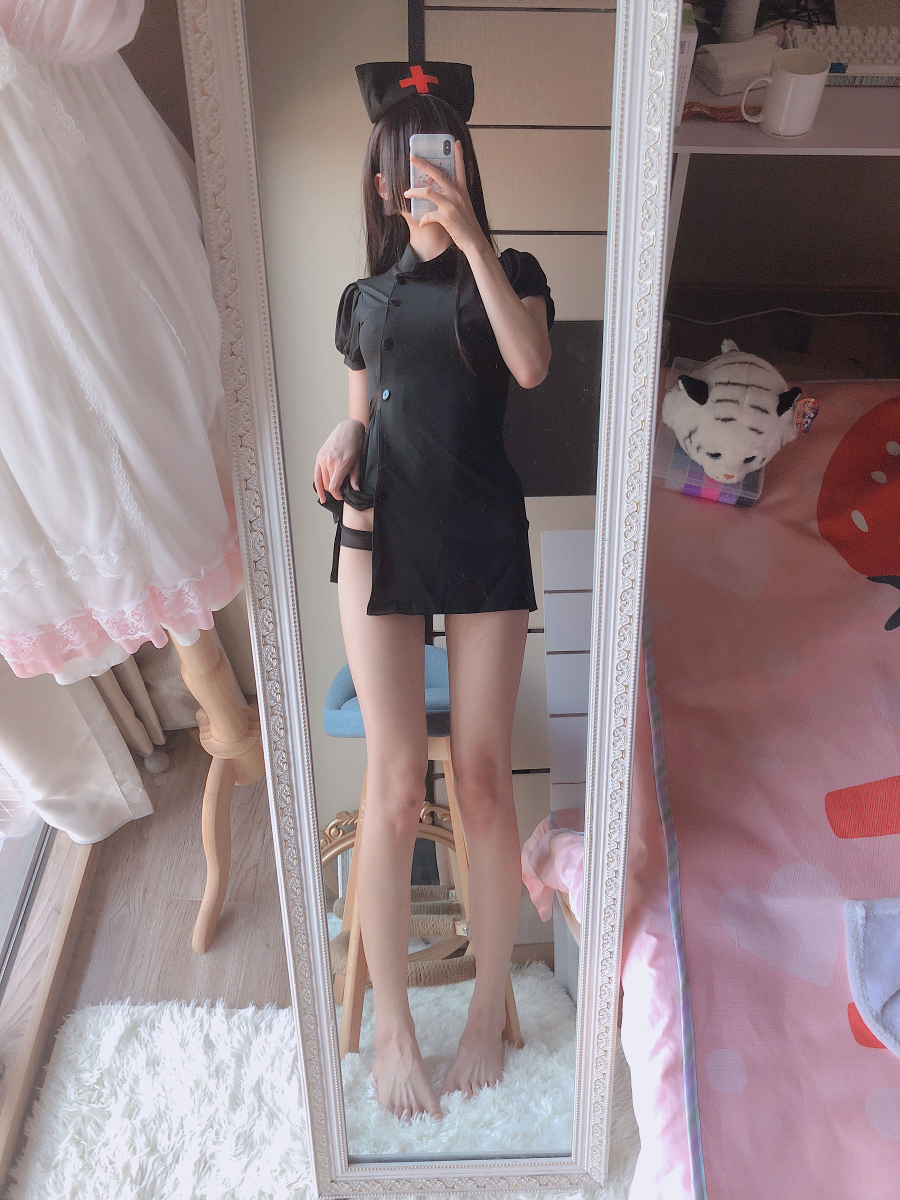 [COS福利] 萌妹子眼酱大魔王w - 黑护士第4张