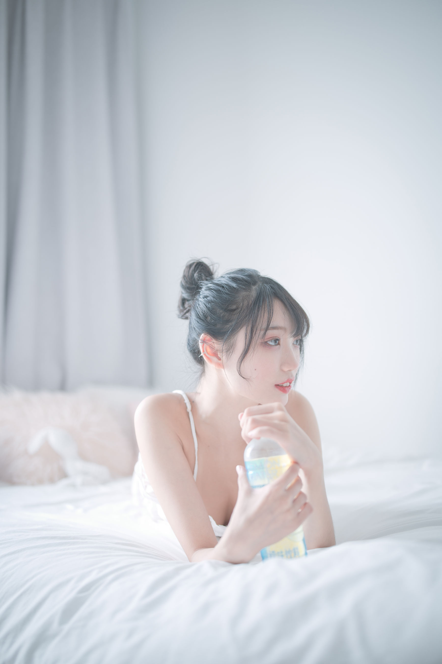 [COS福利] 周叽是可爱兔兔 - 白色睡衣第5张