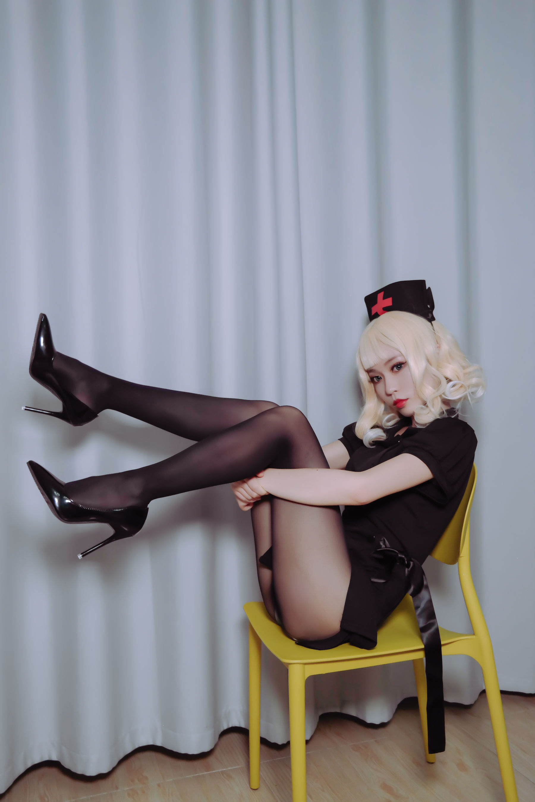 [COS福利] 萌妹白易子教主 - 黑化护士第8张