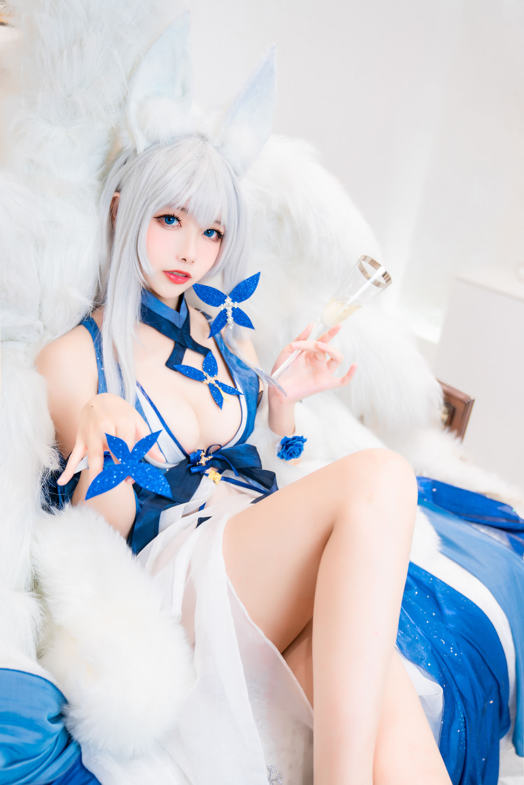 [COS福利] 微博妹子Momoko葵葵 - 信浓礼服第10张