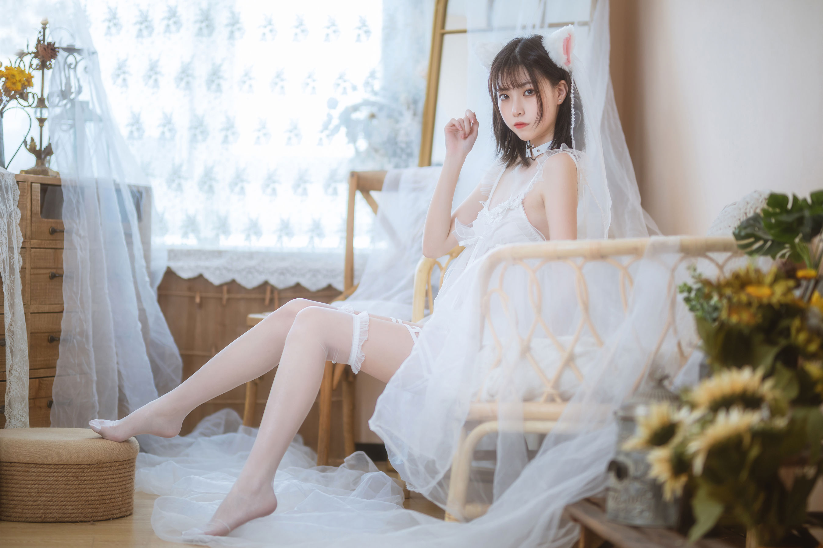 [福利COS] 许岚 - 少女白色裙第1张