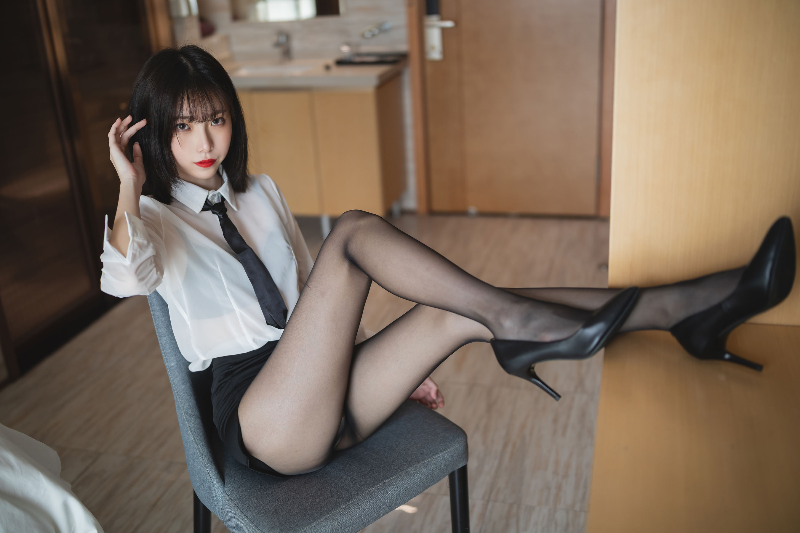 [福利COS] 许岚 - OL制服第6张