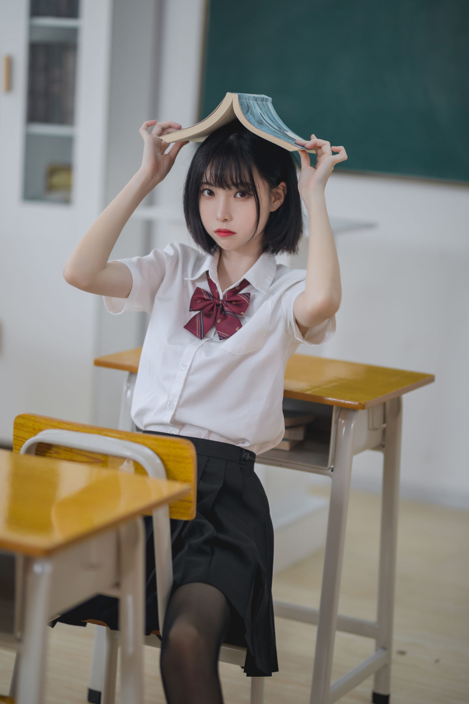 [福利COS] 许岚 - 教室jk黑丝第3张