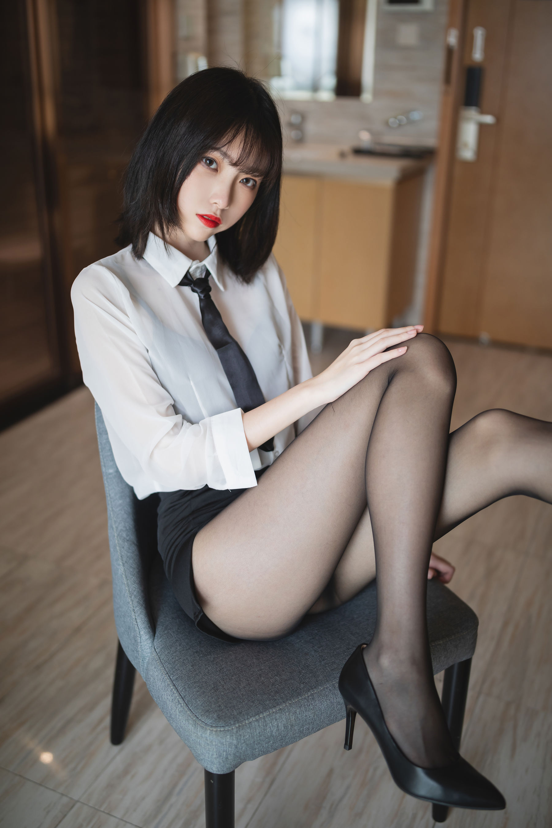 [福利COS] 许岚 - OL制服第6张