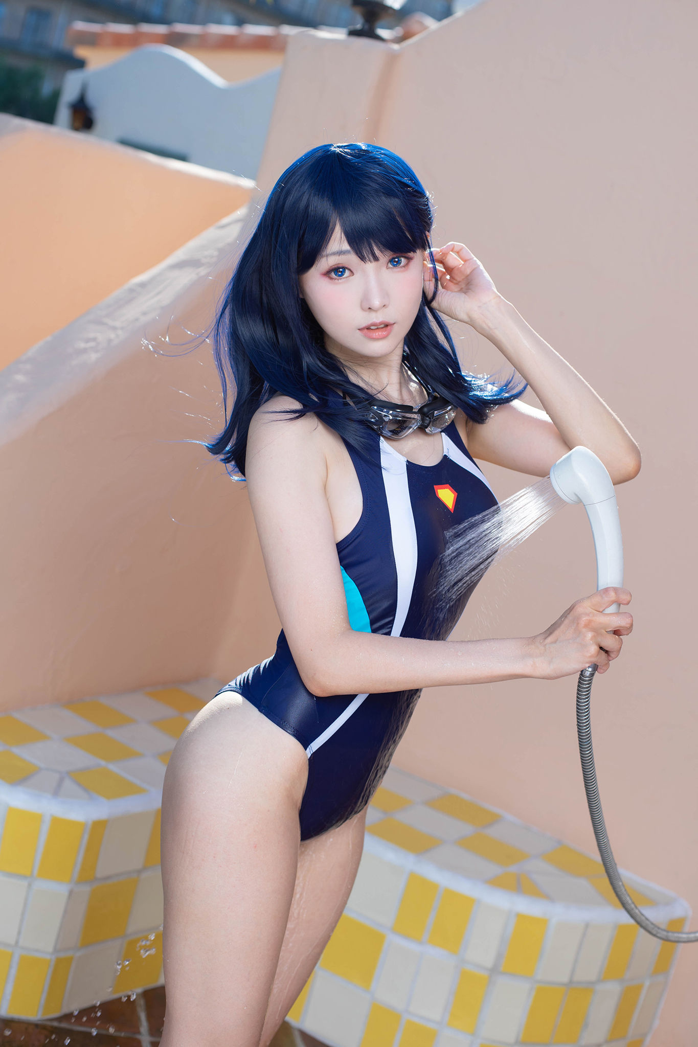 [福利COS] Ely_eee(ElyEE子) - 六花 Swinsuit第1张
