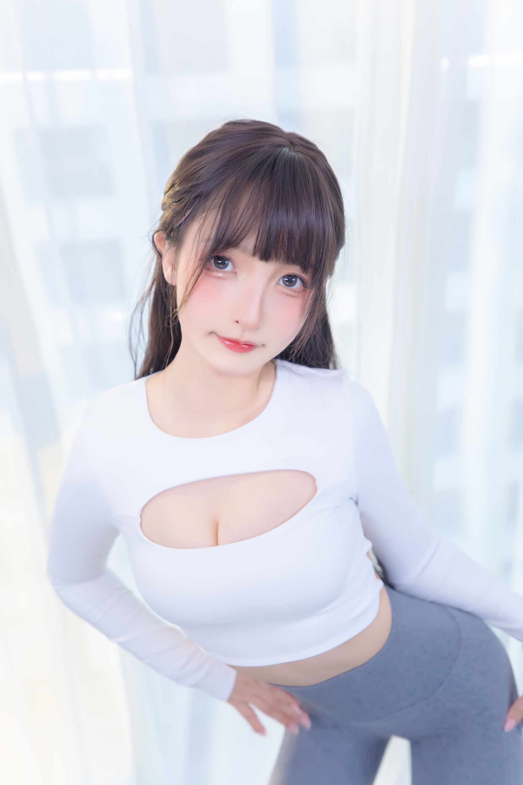 [网红COS] 萝莉神楽板真冬 瑜伽少女第7张