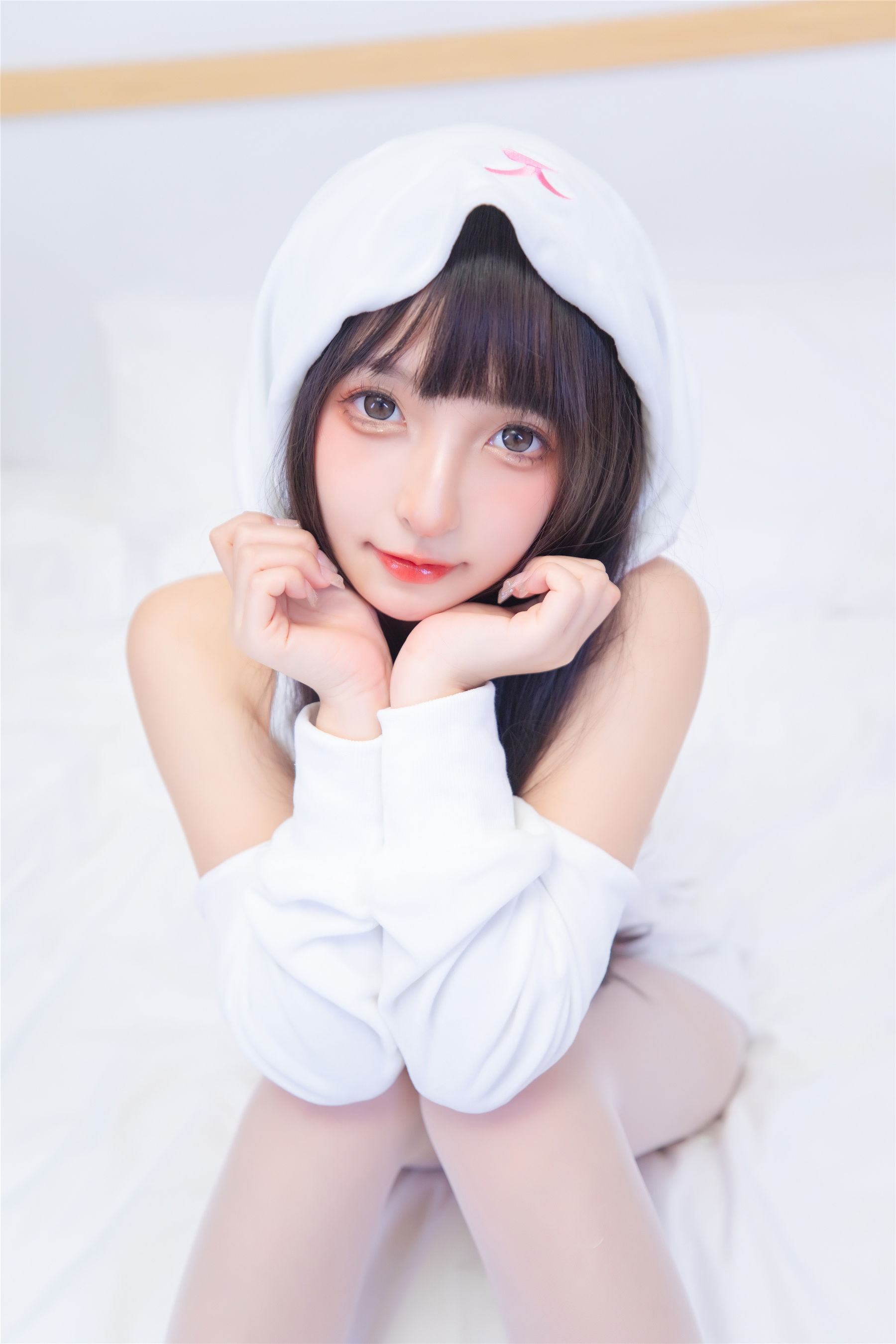 [网红COS] 萝莉神楽板真冬 白猫咪第8张
