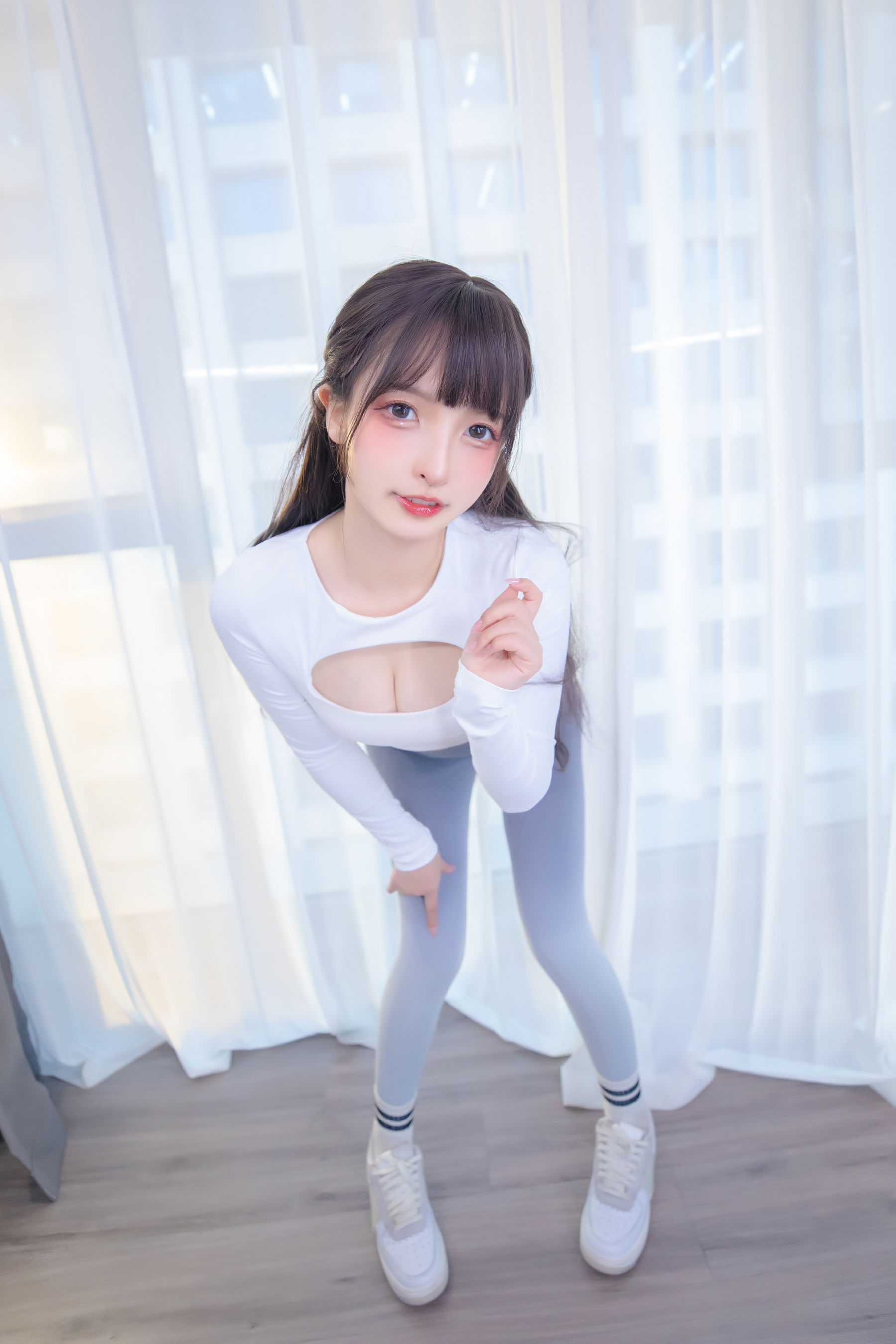 [网红COS] 萝莉神楽板真冬 瑜伽少女第8张