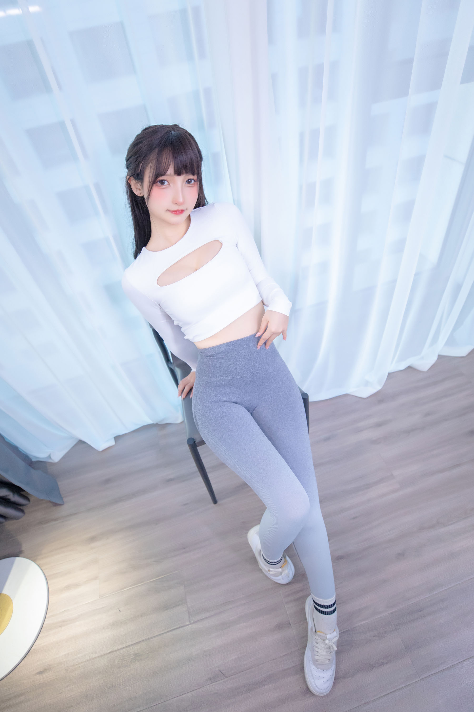 [网红COS] 萝莉神楽板真冬 瑜伽少女第13张