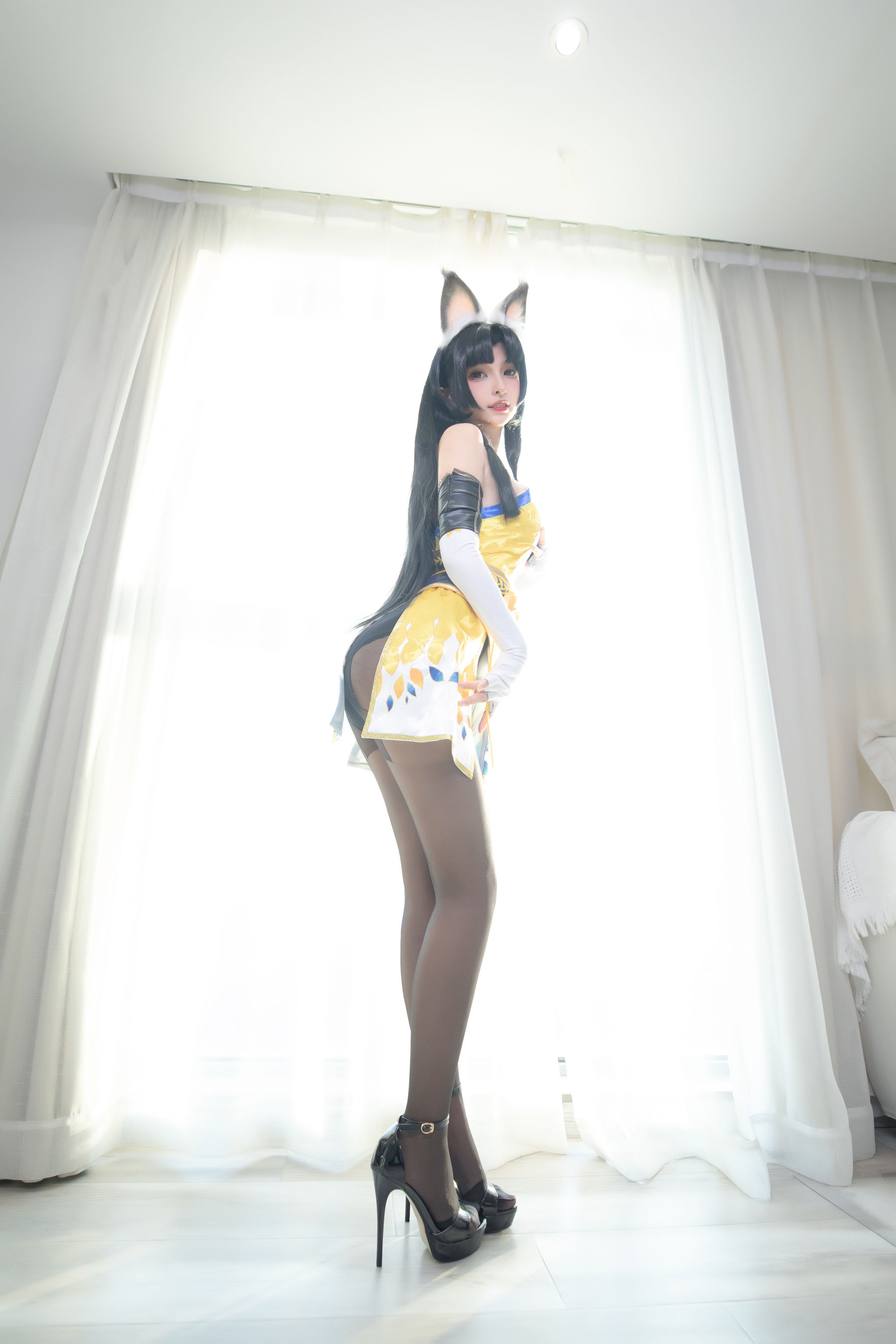 [网红COS] 萝莉神楽板真冬 黑丝胡桃第15张