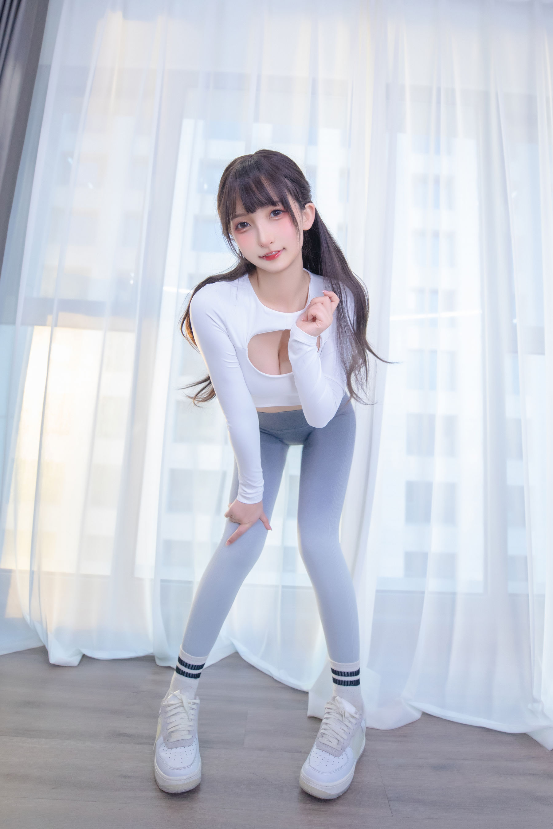 [网红COS] 萝莉神楽板真冬 瑜伽少女第8张