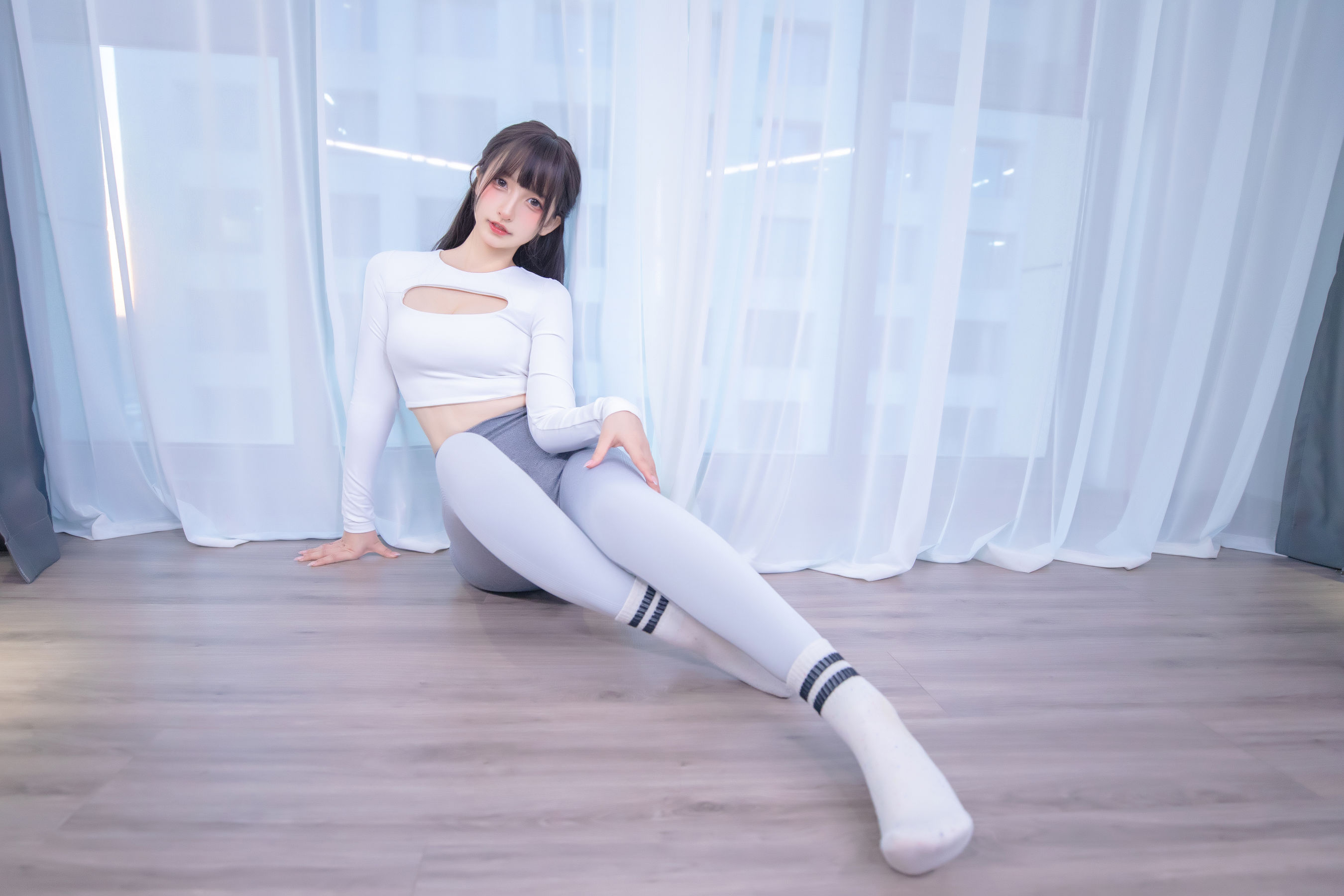 [网红COS] 萝莉神楽板真冬 瑜伽少女第25张