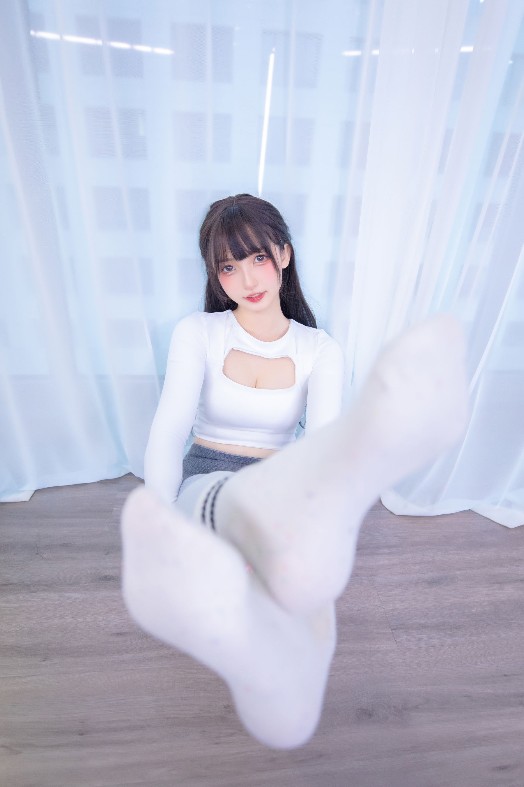[网红COS] 萝莉神楽板真冬 瑜伽少女第23张
