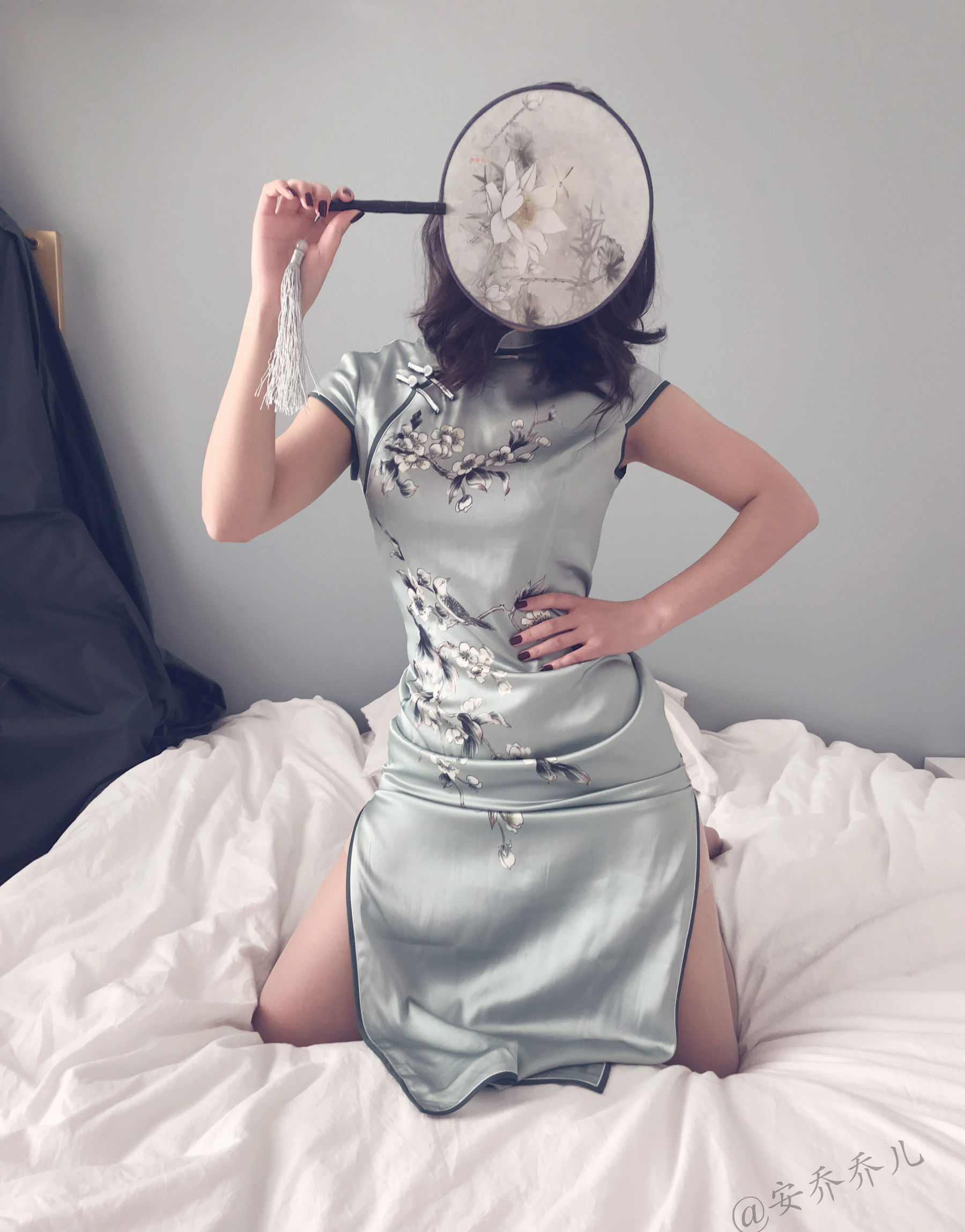 [福利COS] 安乔乔儿(Nia乔乔) No.017 安乔乔儿 黑丝旗袍第26张