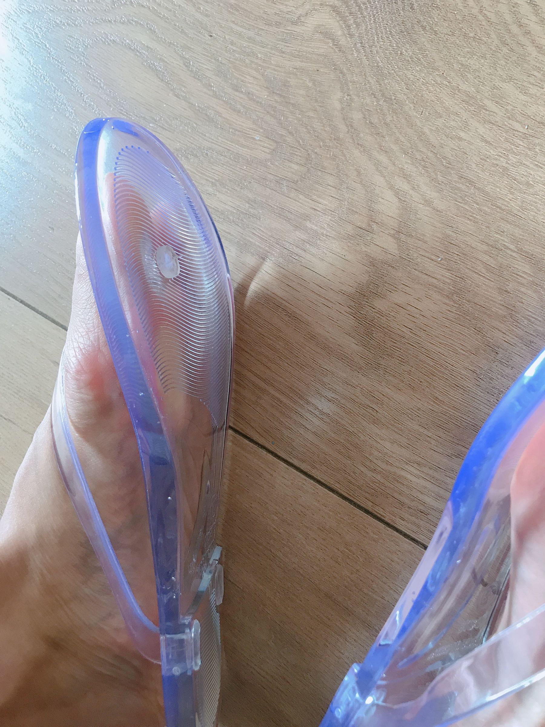 [福利COS] 安乔乔儿(Nia乔乔) No.012 泳池裸足第33张