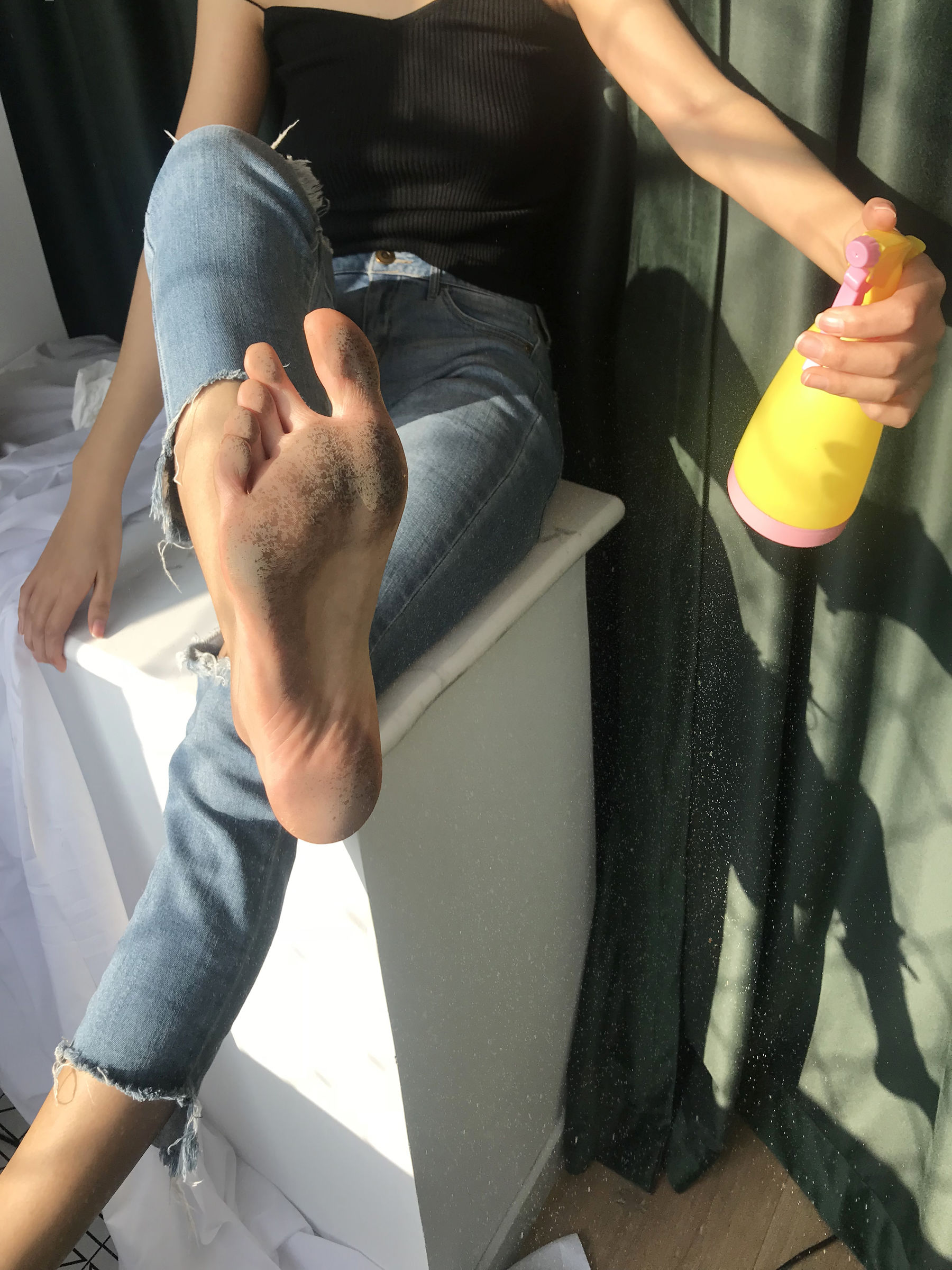 [福利COS] 安乔乔儿(Nia乔乔) No.015 脏脚踩鸡蛋第28张