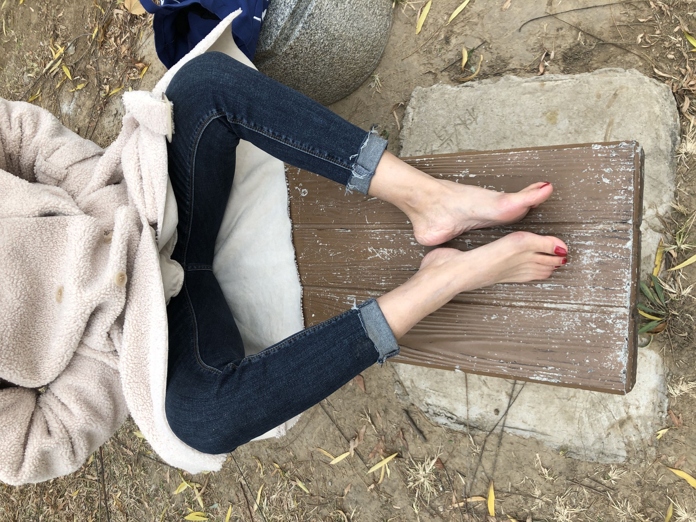 [福利COS] 安乔乔儿(Nia乔乔) No.010 红甲裸足第41张