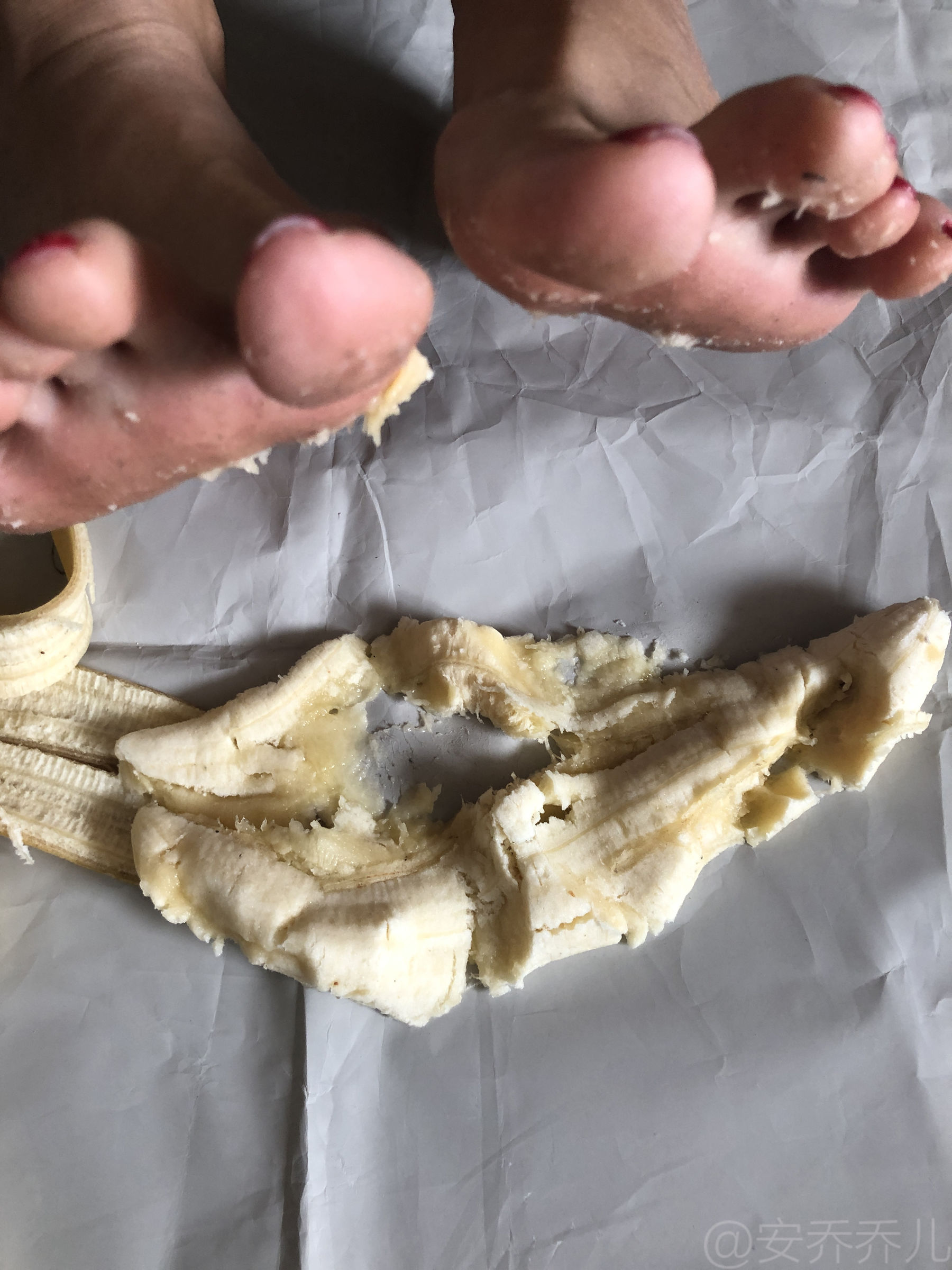 [福利COS] 安乔乔儿(Nia乔乔) No.009 踩香蕉第29张