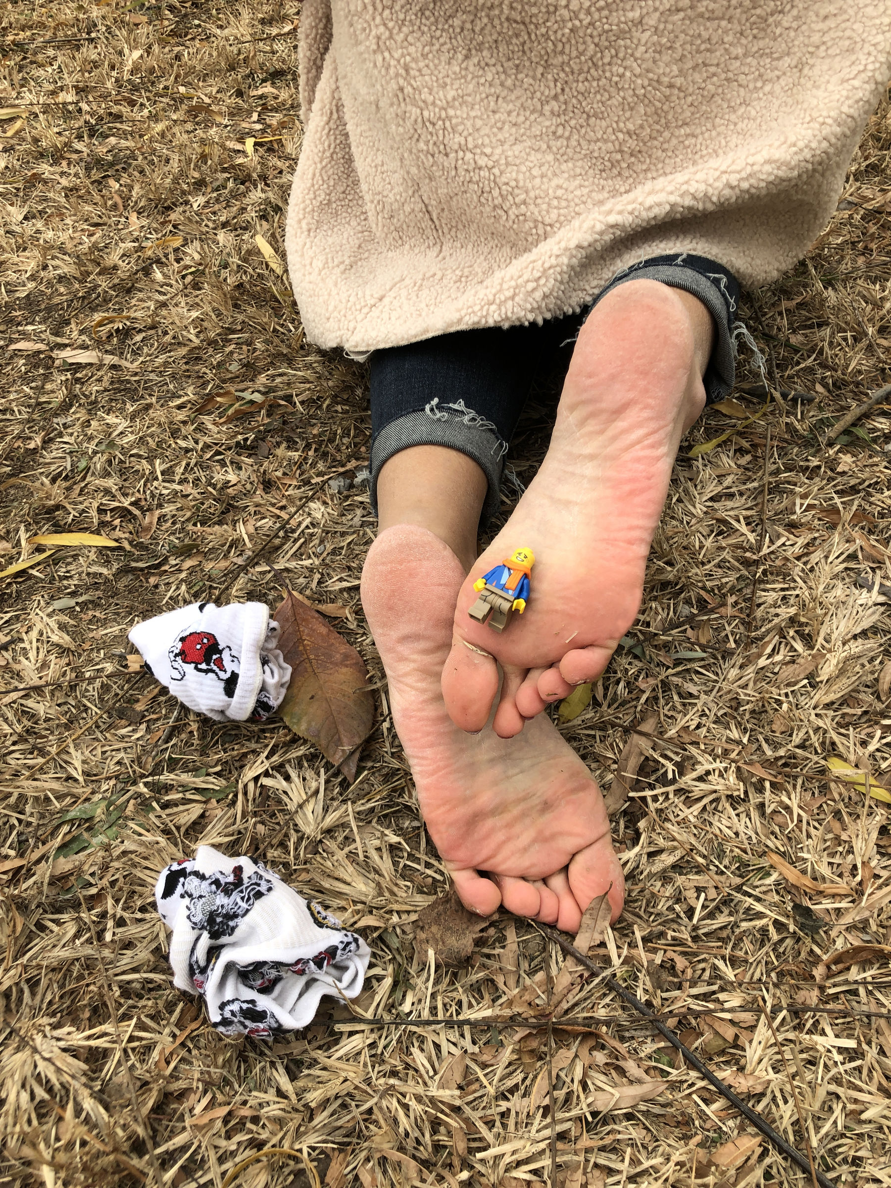 [福利COS] 安乔乔儿(Nia乔乔) No.010 红甲裸足第31张