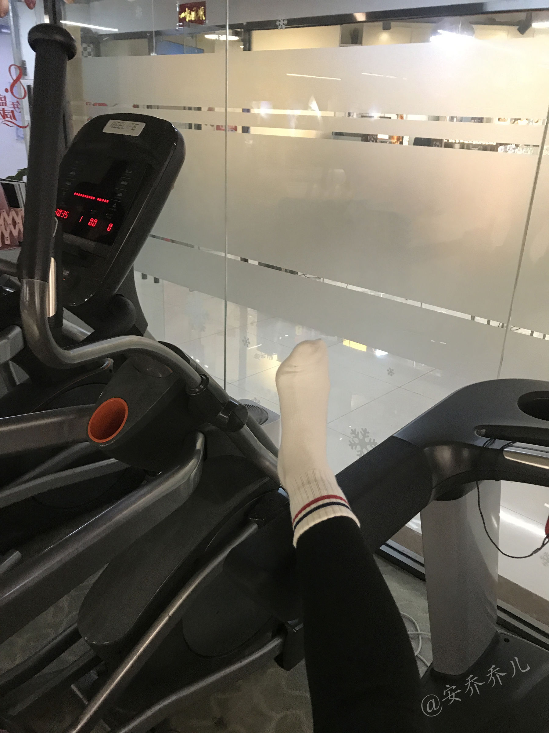 [福利COS] 安乔乔儿(Nia乔乔) No.019 健身房白袜第20张