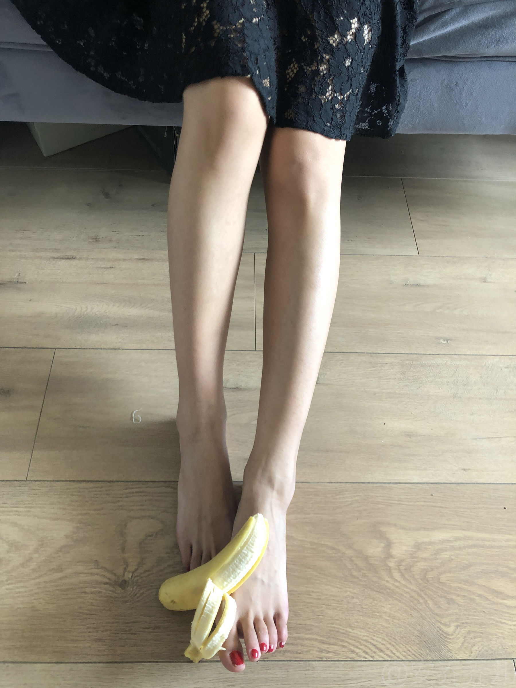 [福利COS] 安乔乔儿(Nia乔乔) No.009 踩香蕉第10张