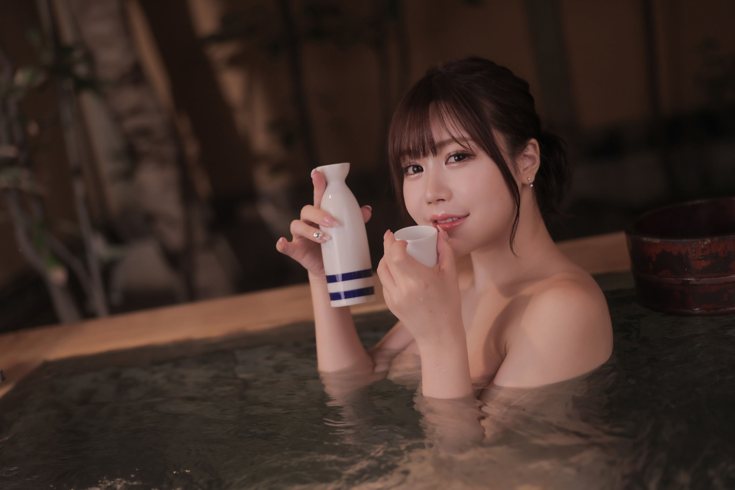 [福利COS] Mai Shirota 白田まい 白田まいと、貸切温泉と、濃厚接触第17张