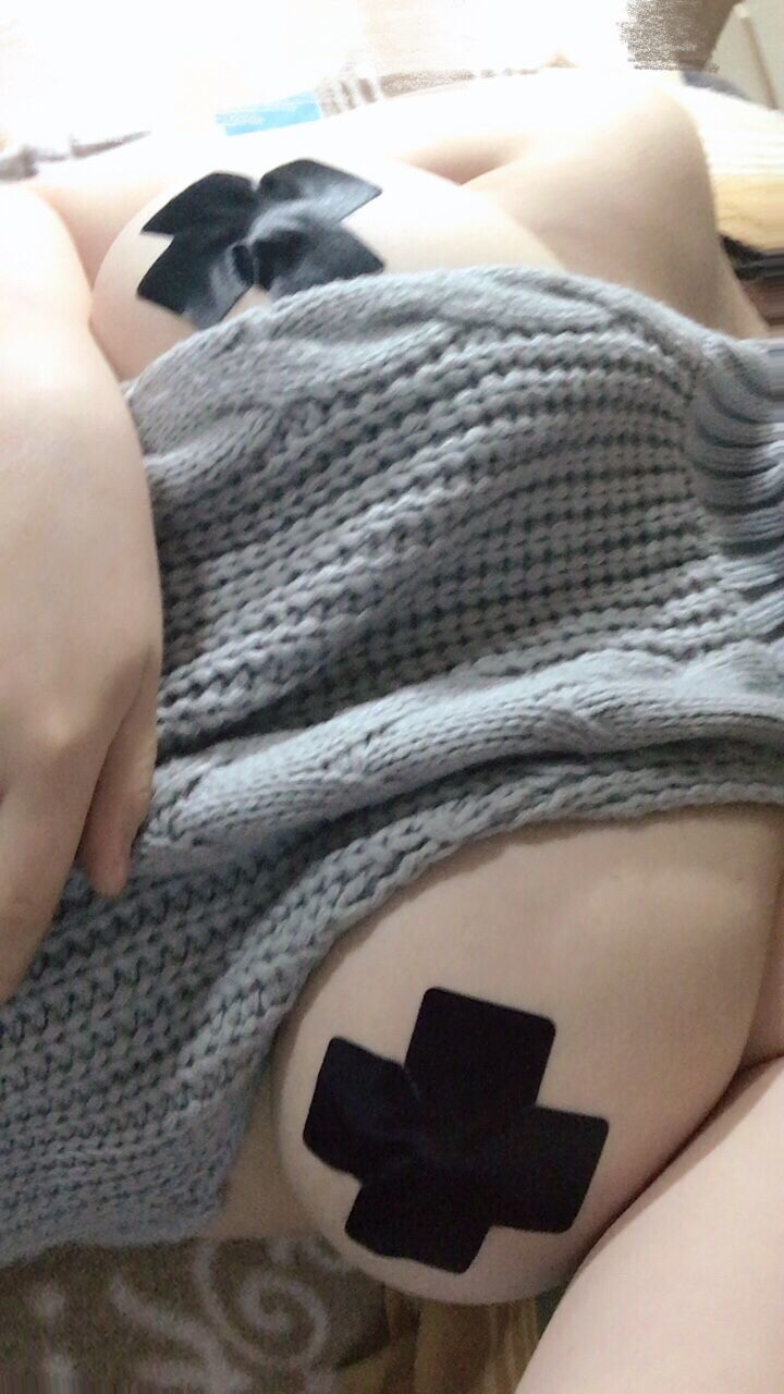 [福利COS] 奶兔biubiu - 灰色毛衣第3张