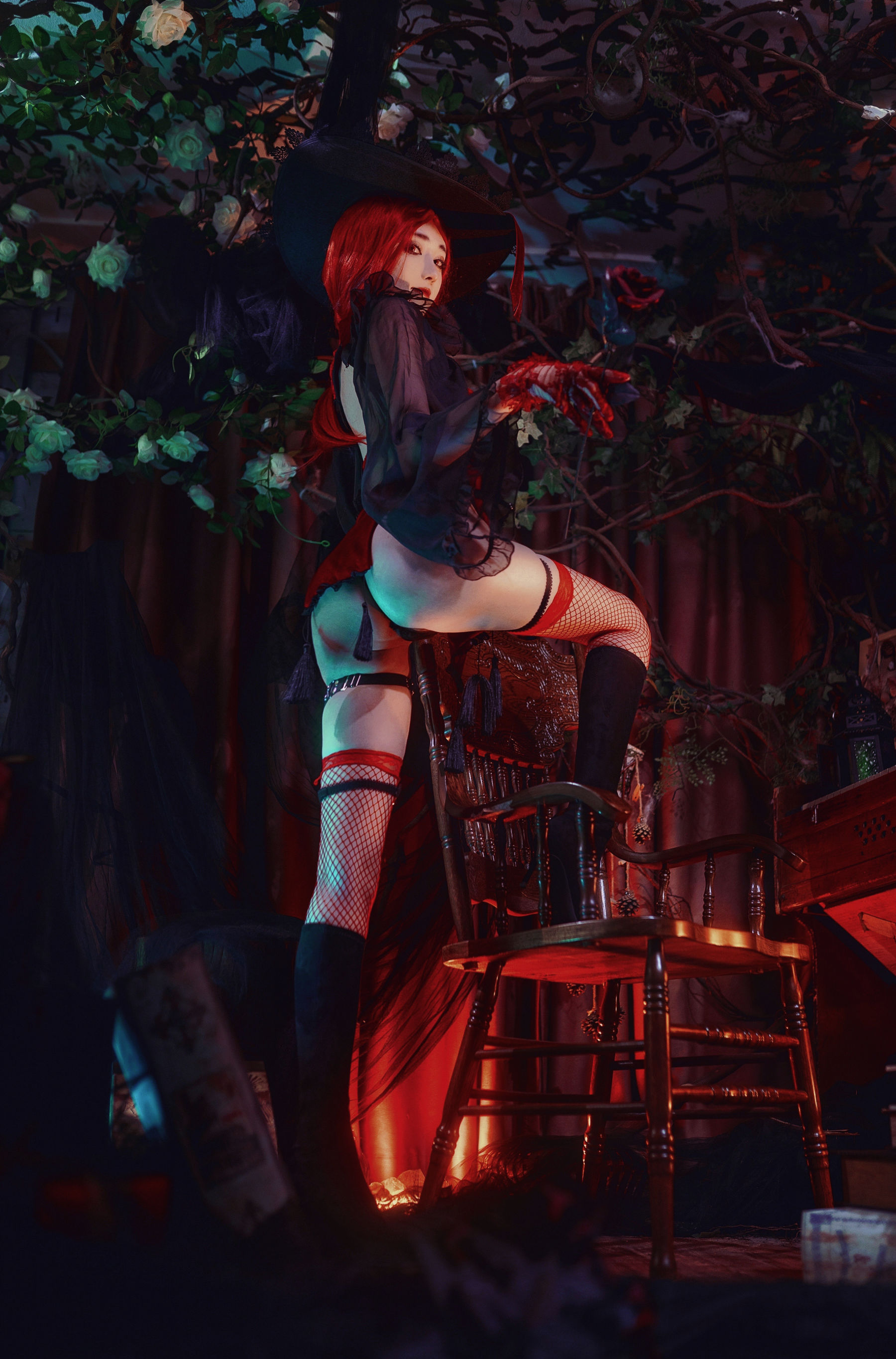 [福利COS] 动漫博主南桃Momoko - 红女巫第8张