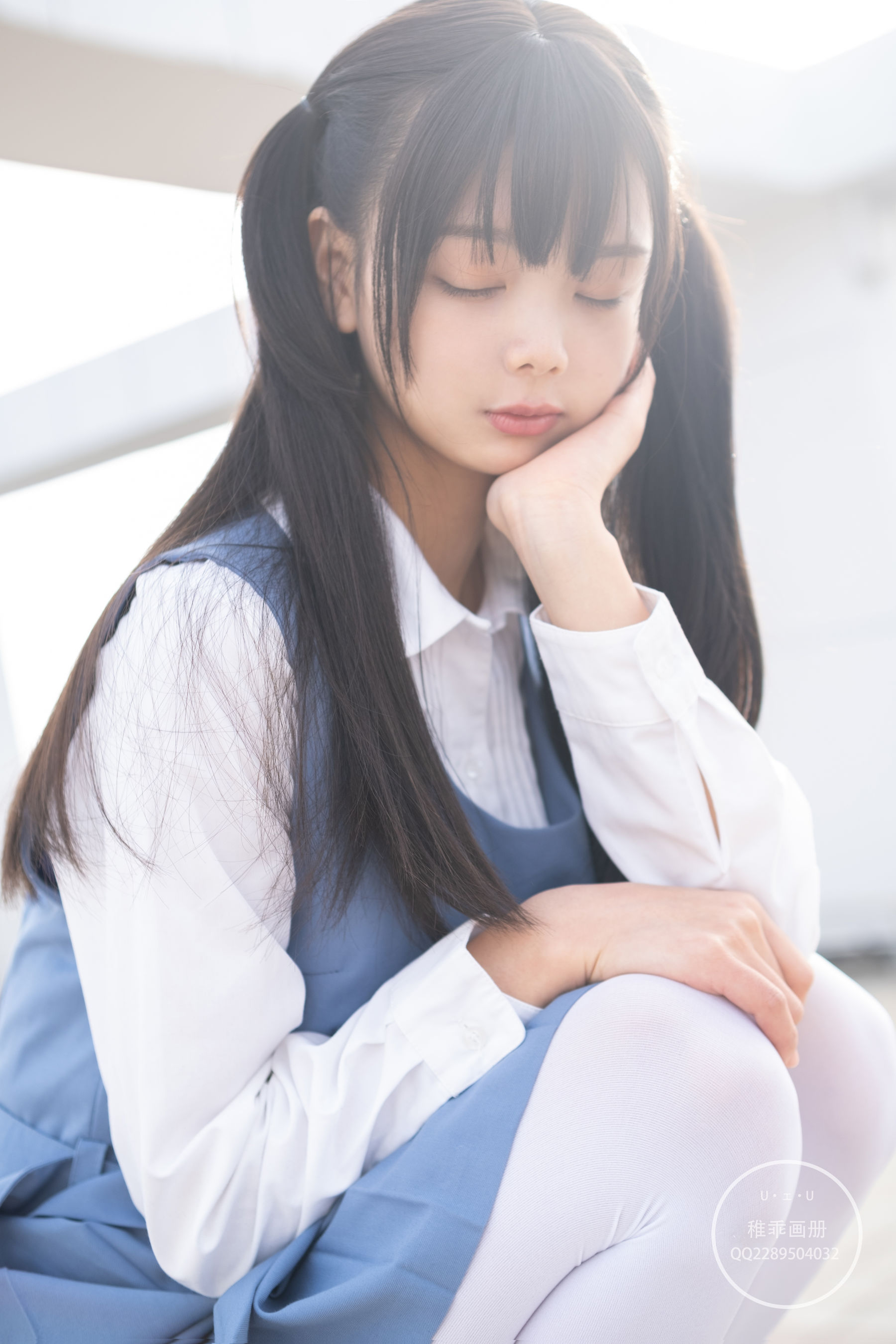 [福利COS] 柴系小乖(稚乖画册) - 夜夜 天台真空80D白丝第6张