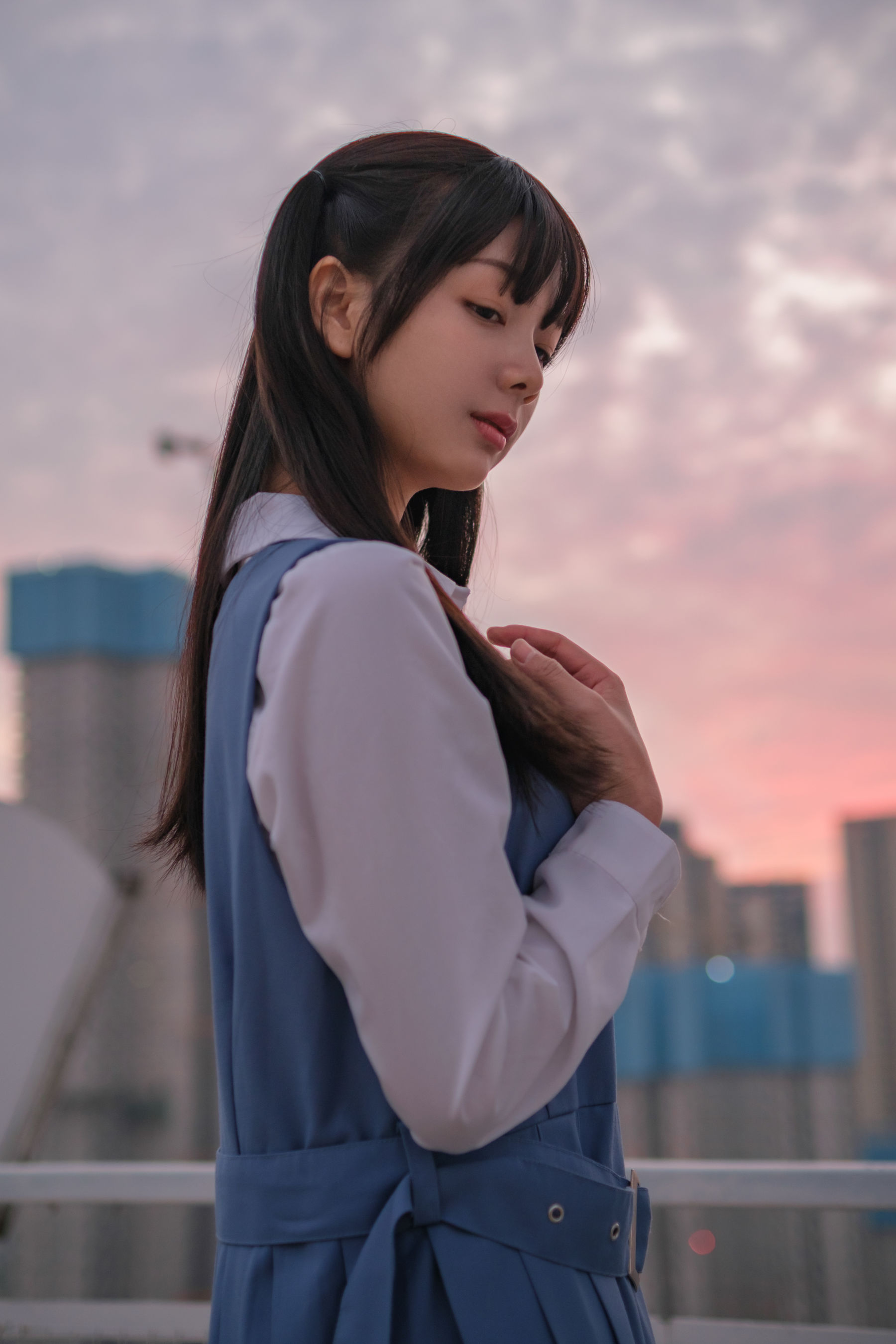 [福利COS] 柴系小乖(稚乖画册) - 夜夜 天台真空80D白丝第27张