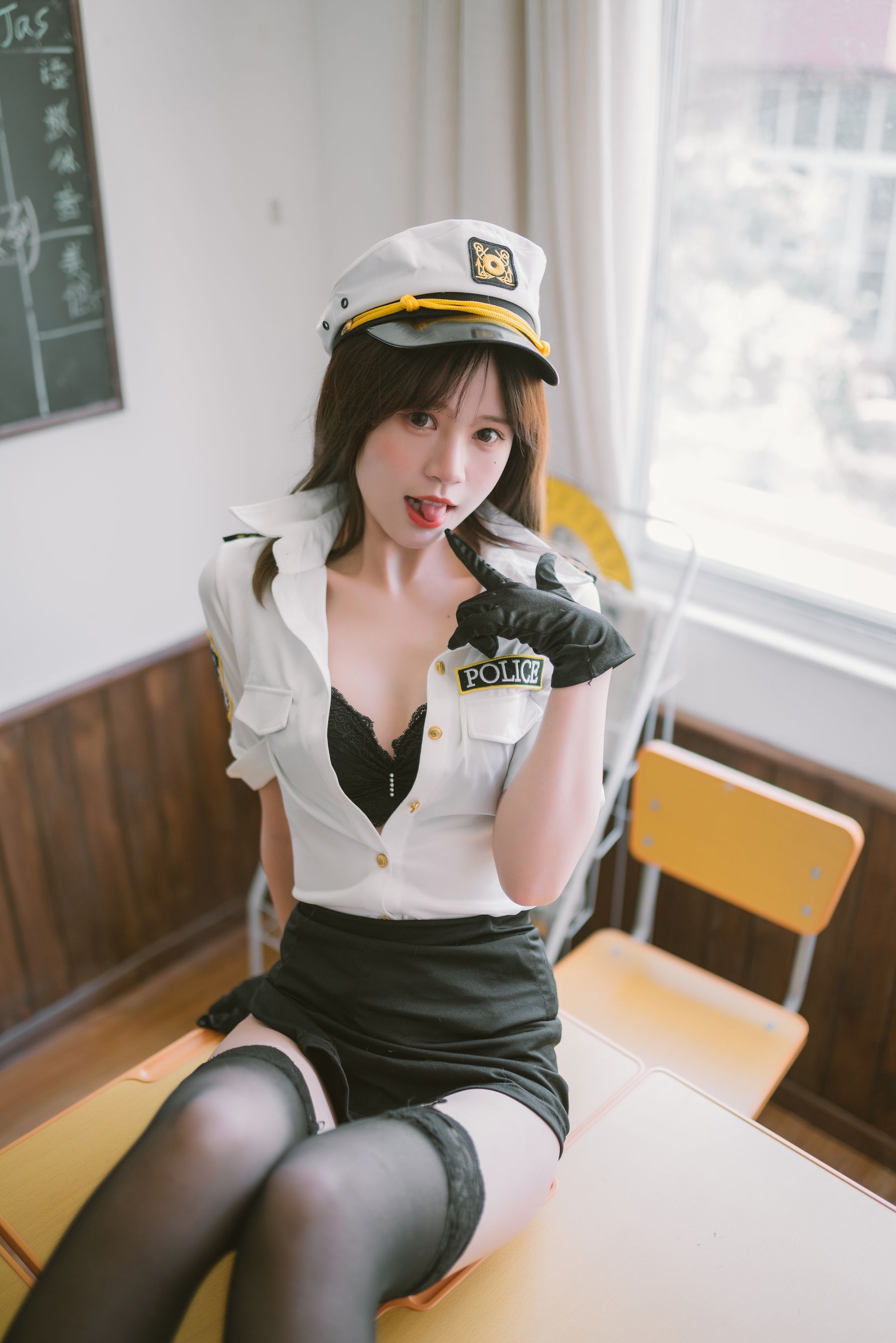 [福利COS] 星黛鹿鹿(千反田鹿鹿) - 日常女警第1张