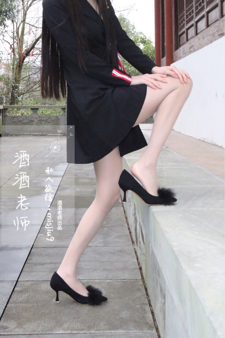 [福利COS] 酒酒老师 - 教师培训后的丝足韵事第14张