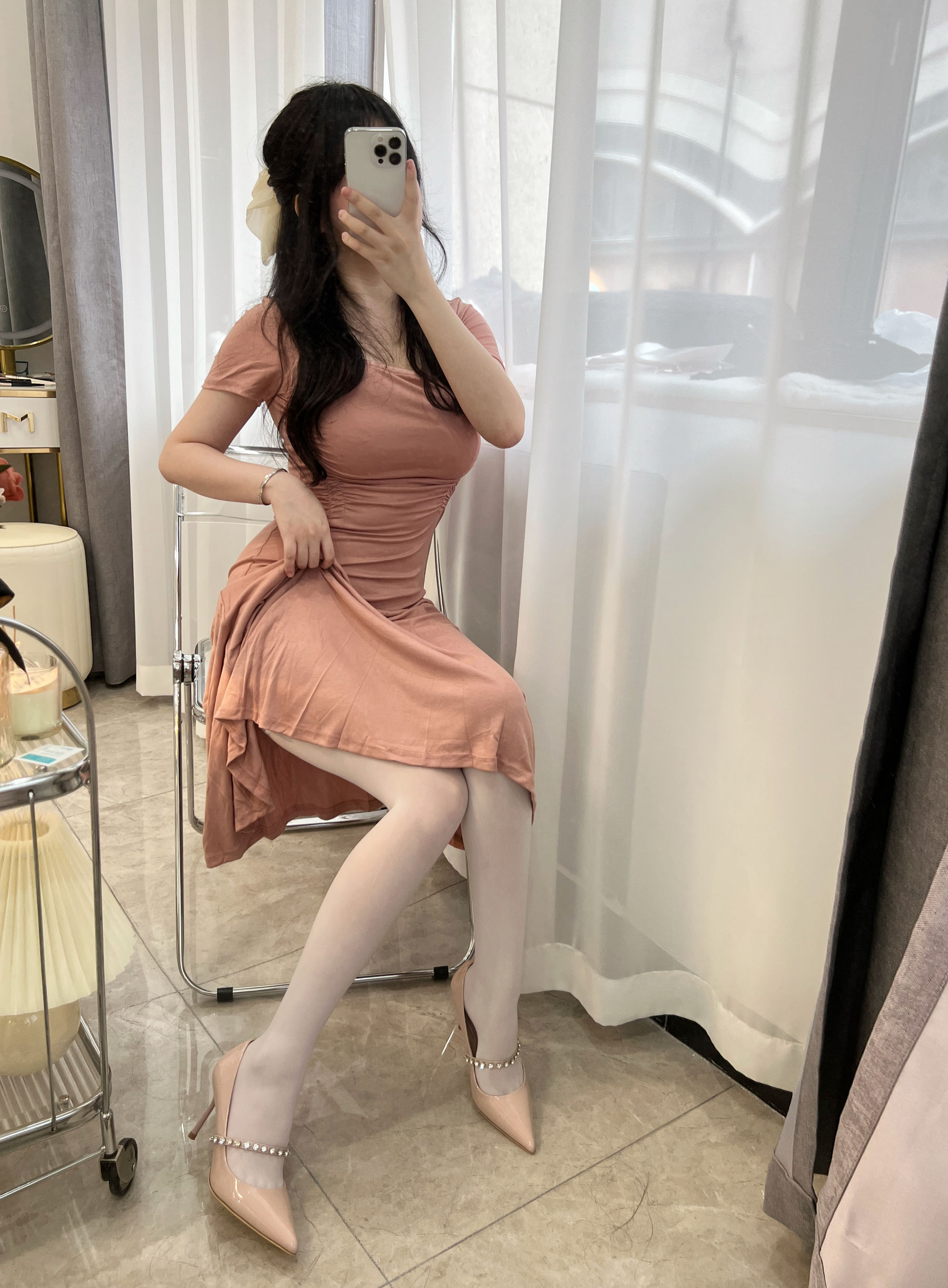 [福利COS] 蜜桃少女是依酱呀 - 人妻第1张