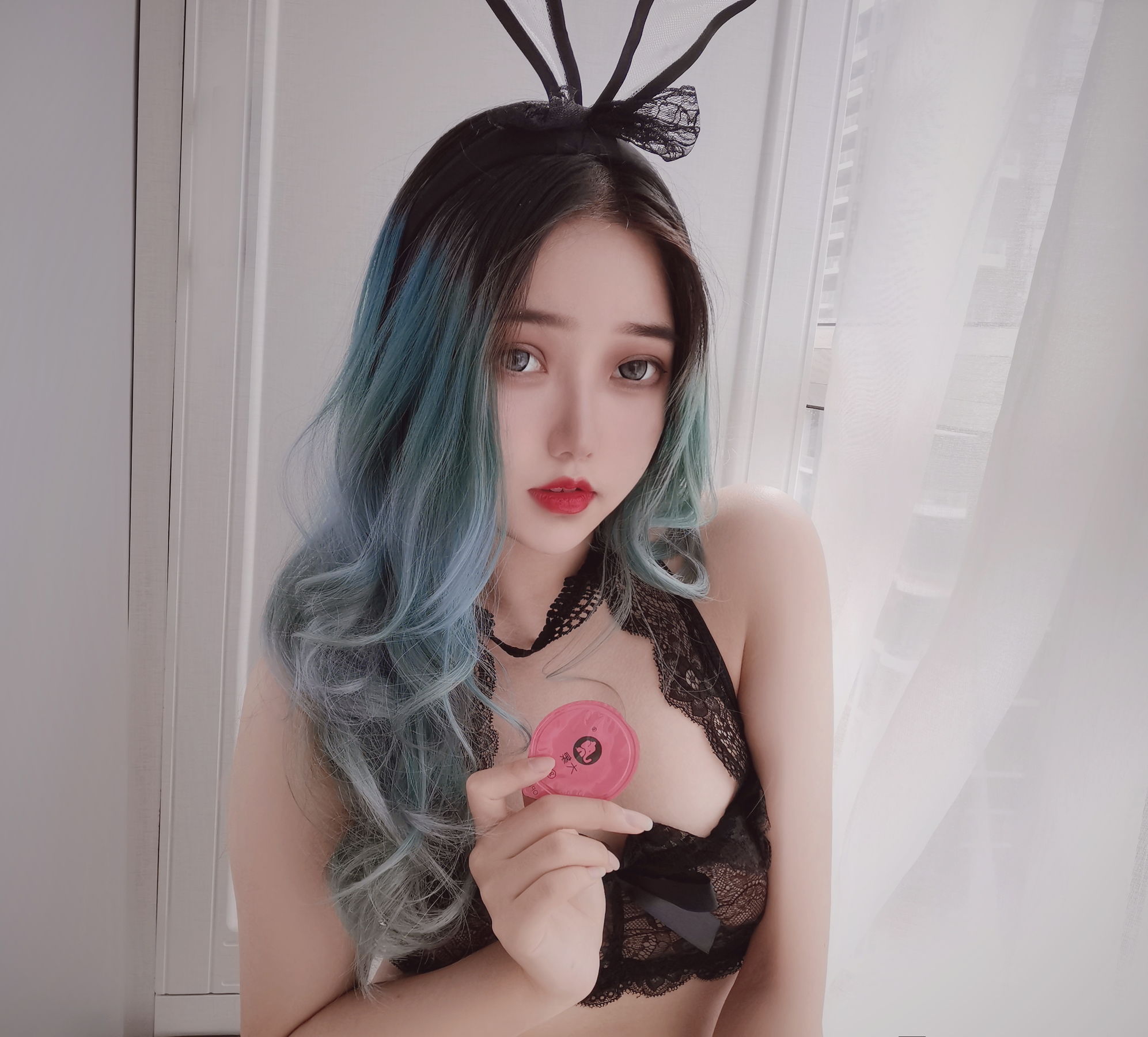 [福利COS] eloise软软 - 小粉盒黑兔子第4张