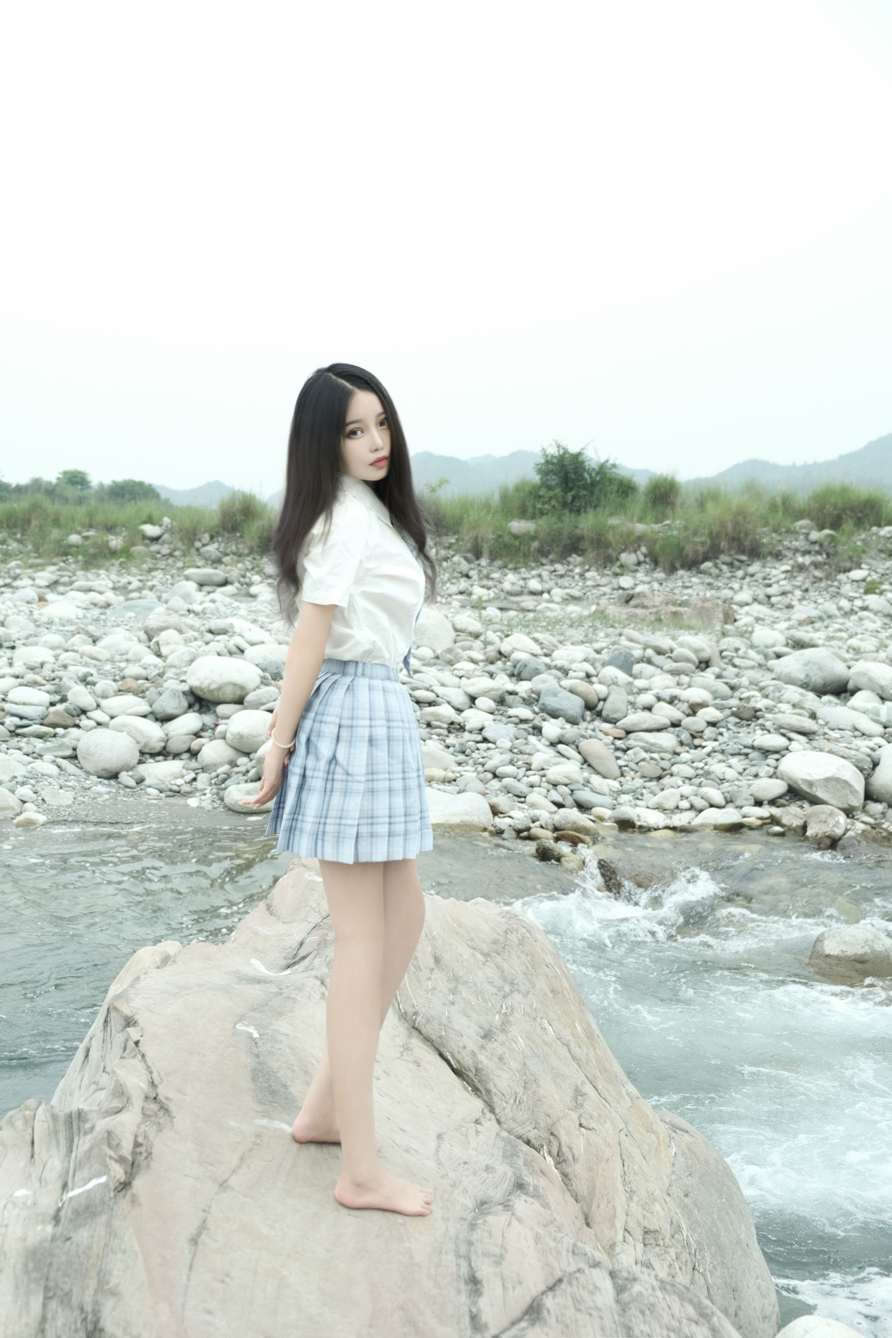 [福利COS] eloise软软 - 河边JK第4张
