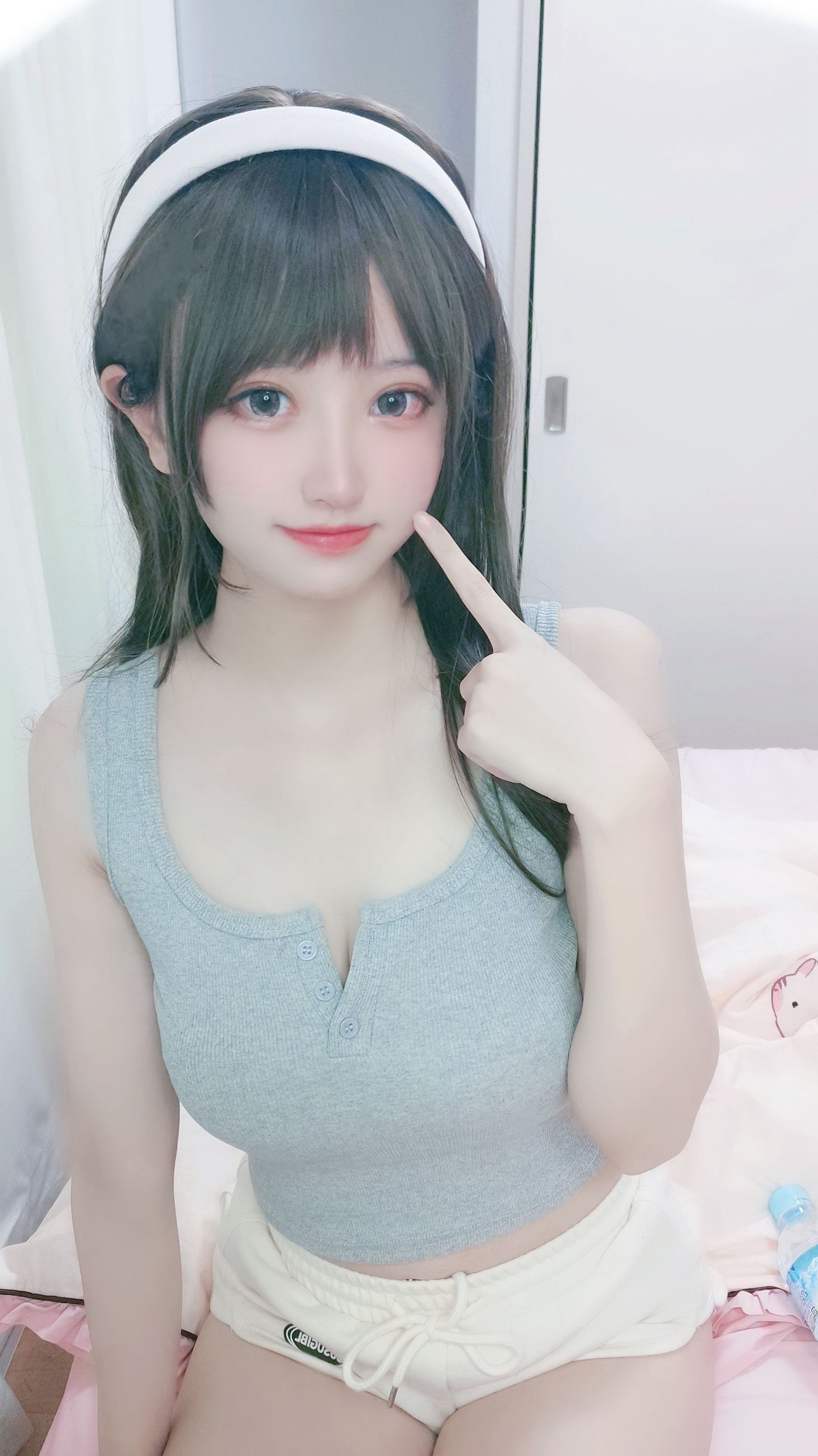 [福利COS] 千阳(ちよ) - 部屋着 常服第1张