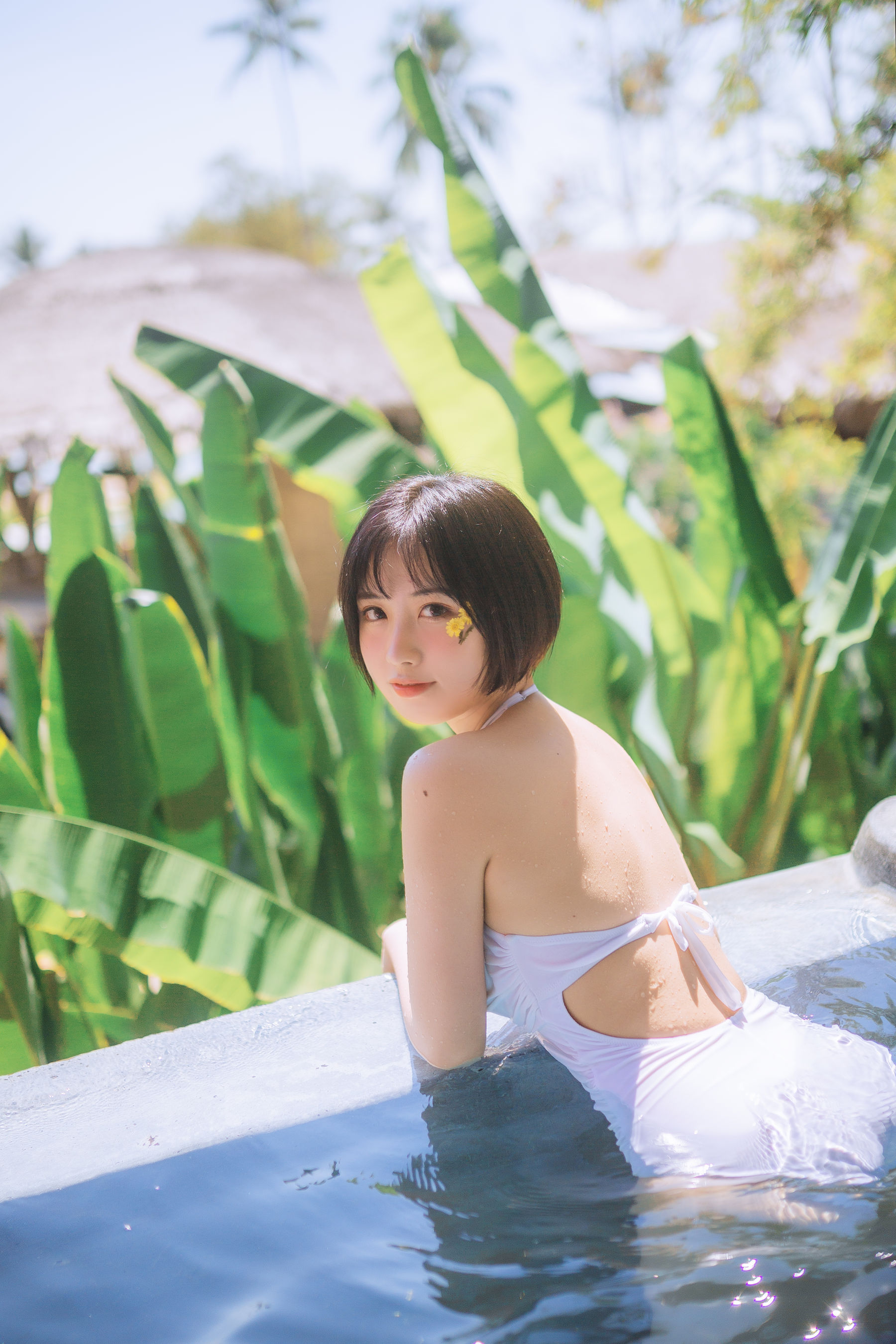 [福利COS] 次元少女念雪ww - 白色泳衣第4张