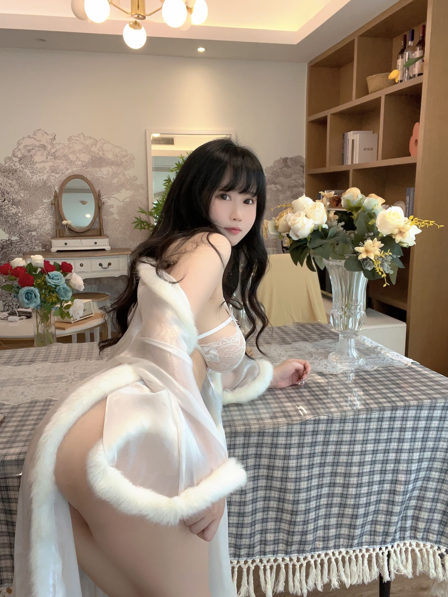 [福利COS] 蜜桃少女是依酱呀 - 生日礼第4张