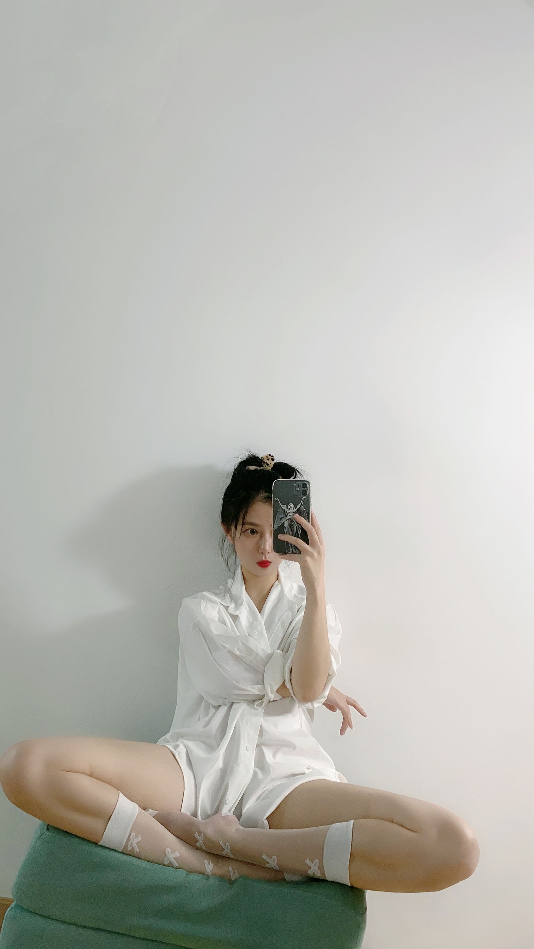 [福利COS] 俏妞qiaoniuTT - 丝袜长腿翘臀 视图合集第66张