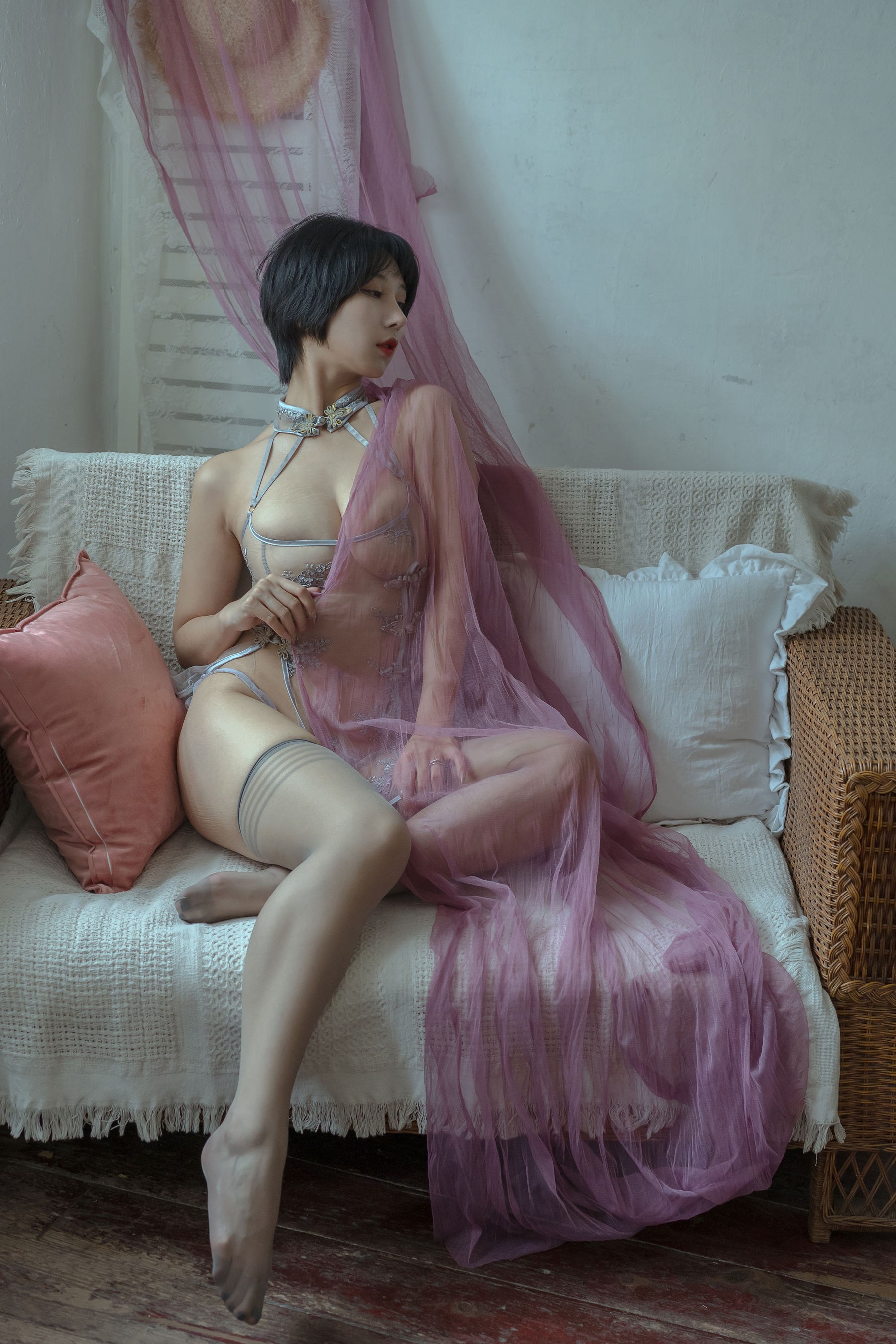 [福利COS] 云溪溪 - 奶桃 暧昧第18张