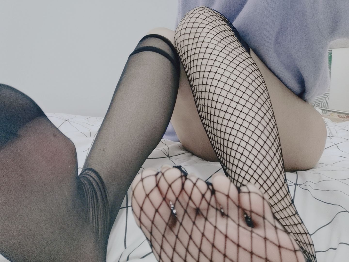 [福利COS] eloise软软 - 双拼丝袜第4张