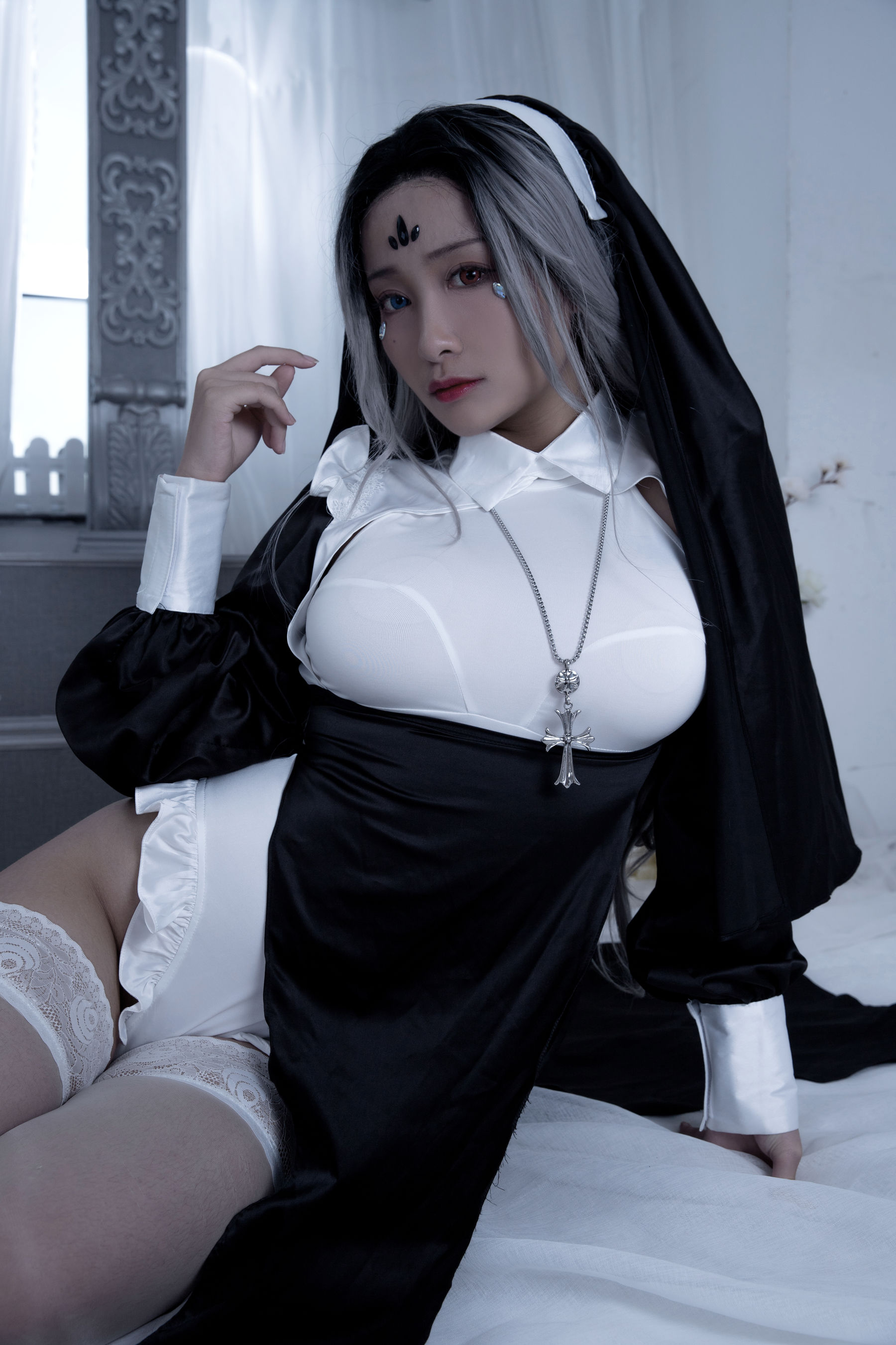 [福利COS] 动漫博主洛璃LoLiSAMA - 修女第1张