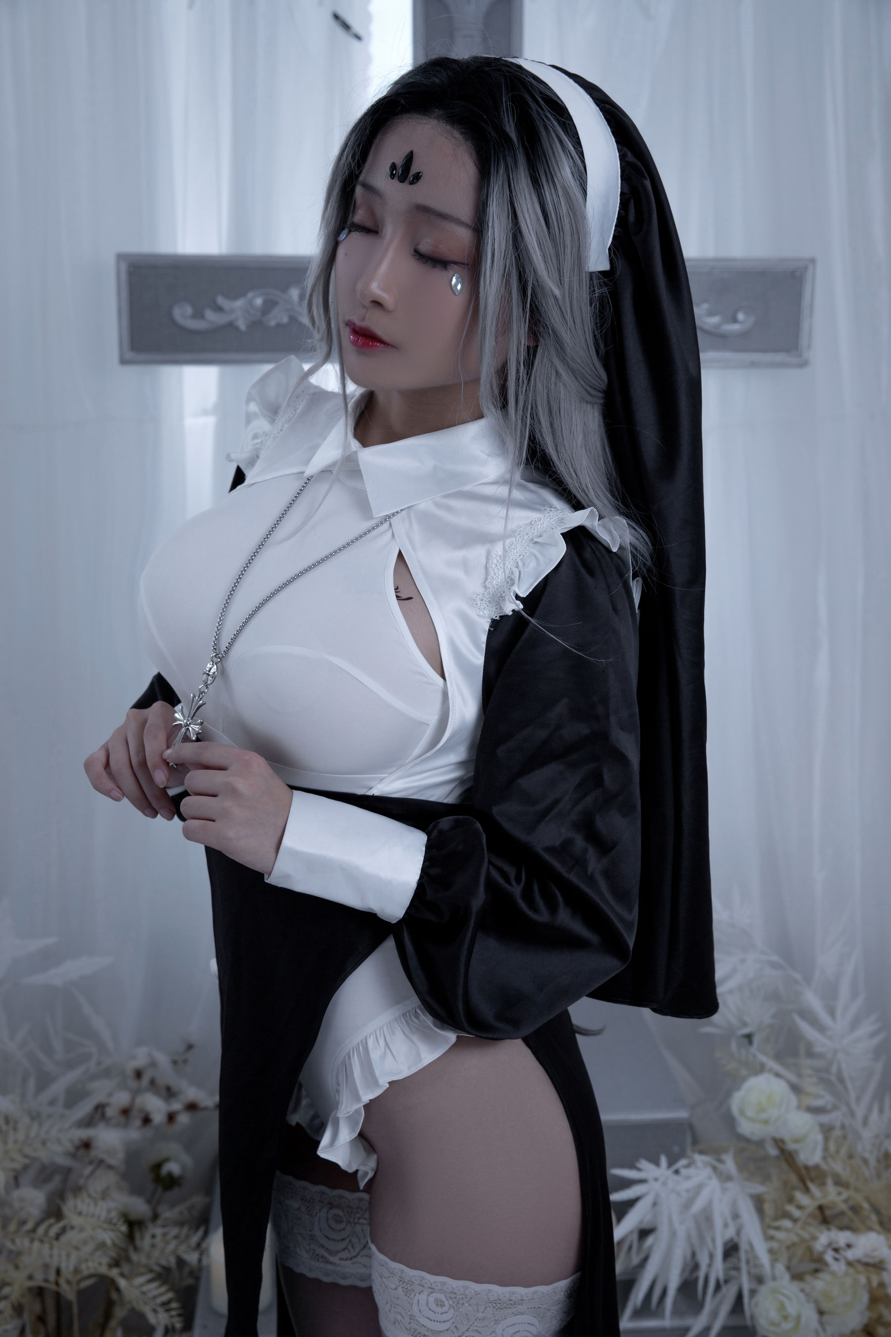 [福利COS] 动漫博主洛璃LoLiSAMA - 修女第17张