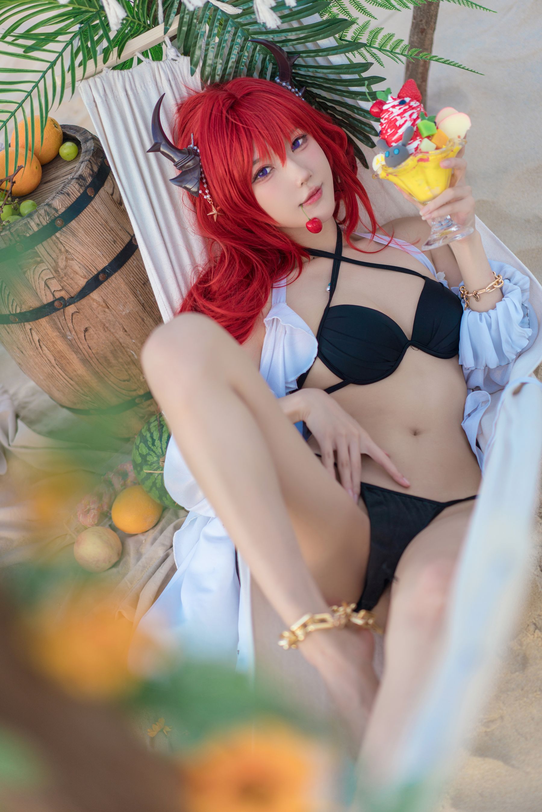 [福利COS] 动漫博主阿包也是兔娘 - 明日方舟 史尔特尔泳装第13张