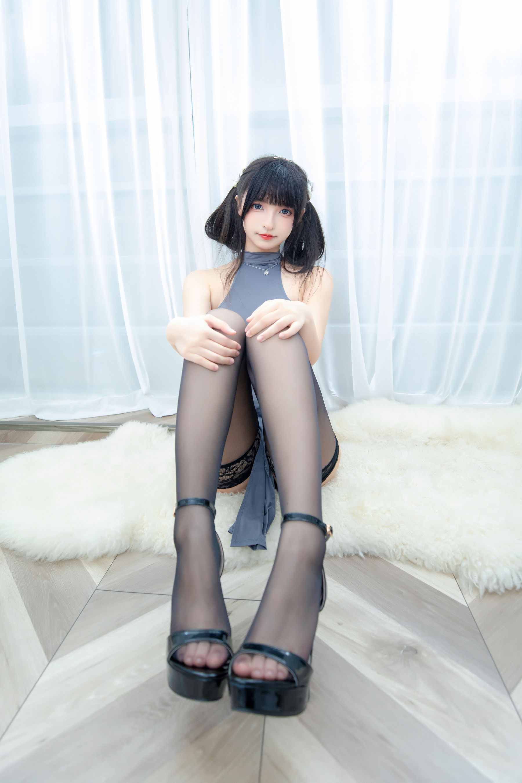 [福利COS] 萝莉神楽板真冬 之华灯初上第3张