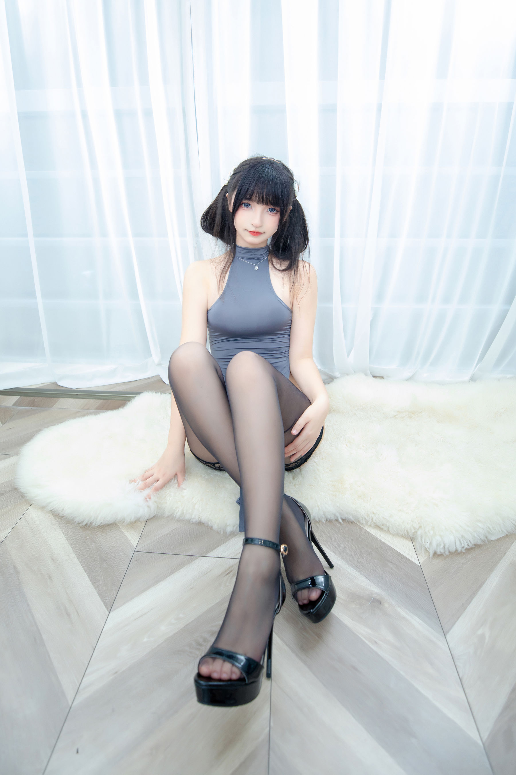 [福利COS] 萝莉神楽板真冬 之华灯初上第2张