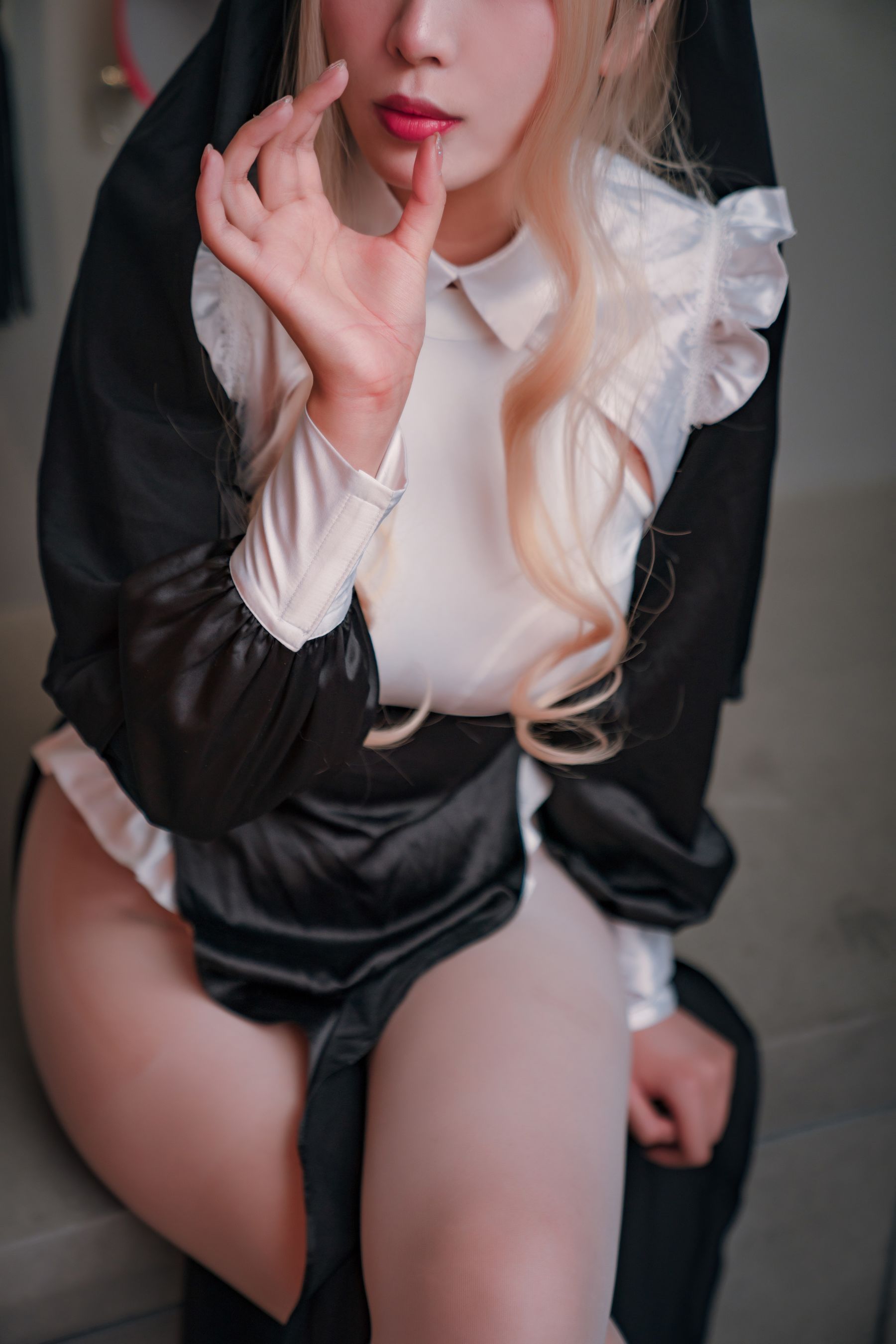 [福利COS] 轩萧学姐 - 修女第3张