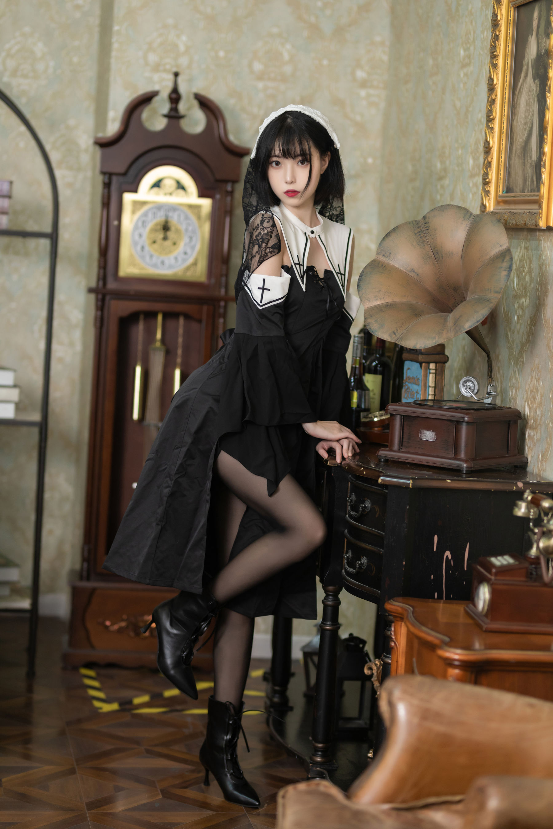 [福利COS] 许岚(叁月life) - 暗黑修女第3张