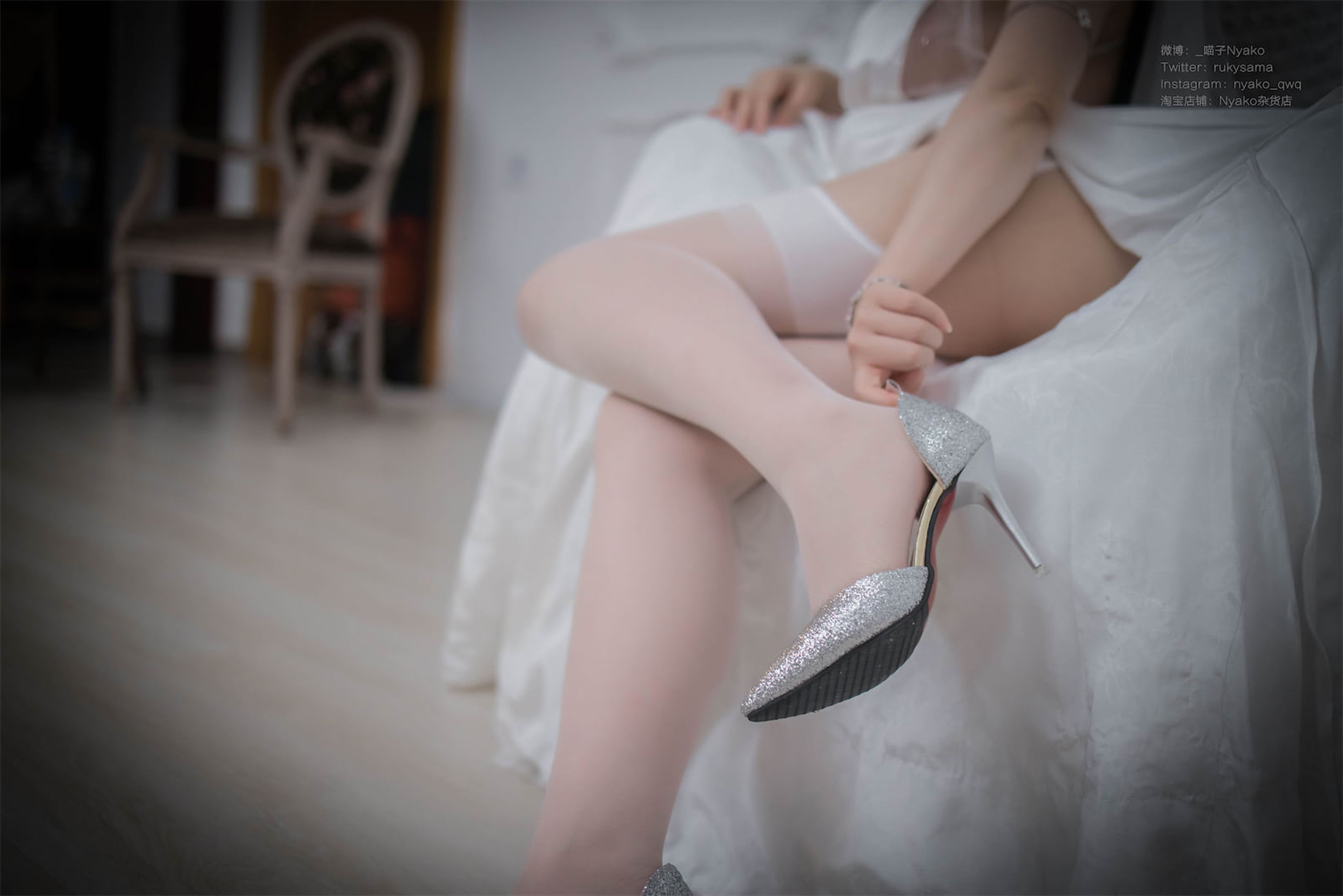 [福利COS] 萌妹子Nyako喵子 - 大凤纯白婚纱第10张