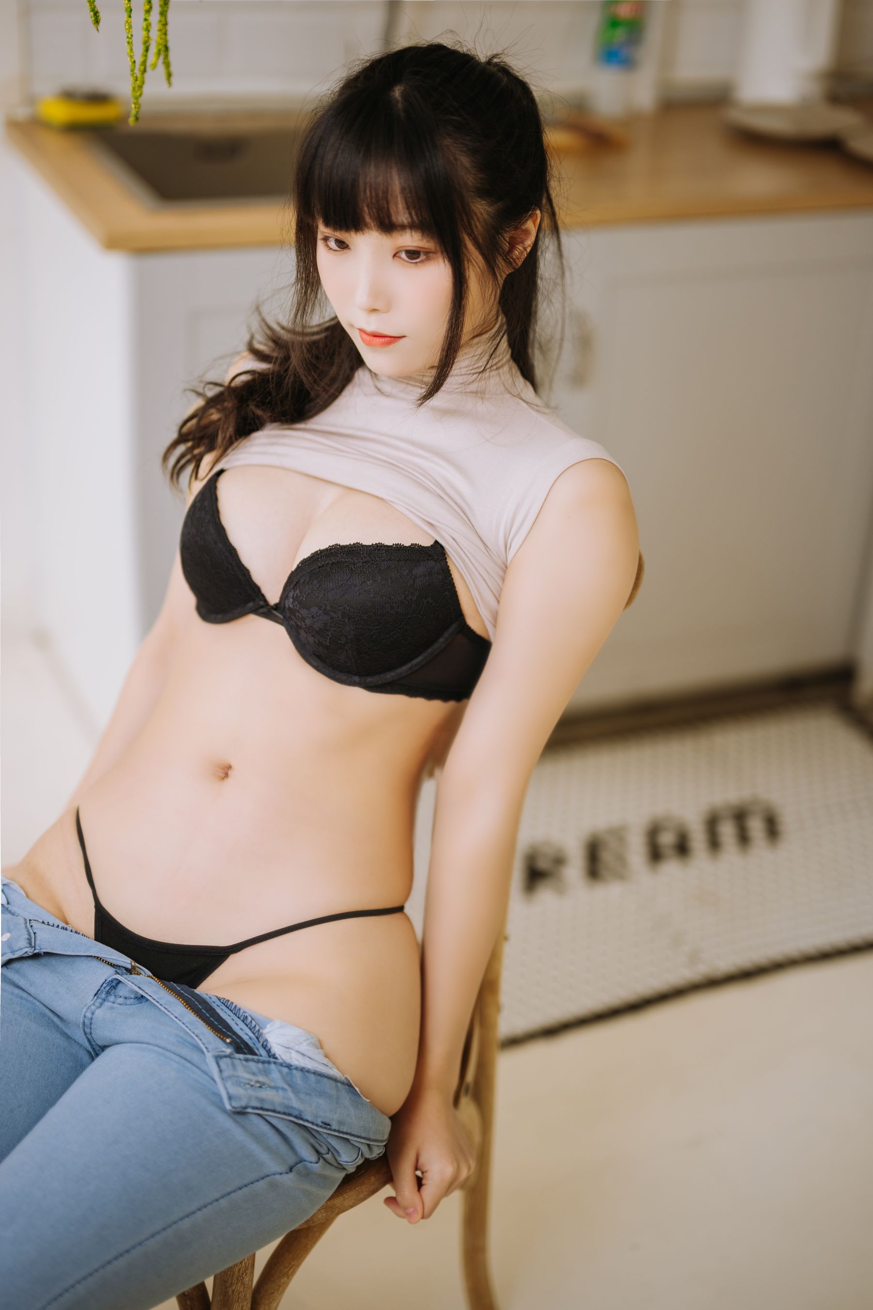 [福利COS] Cosplay汪知子 - 姐姐的牛仔裤第4张